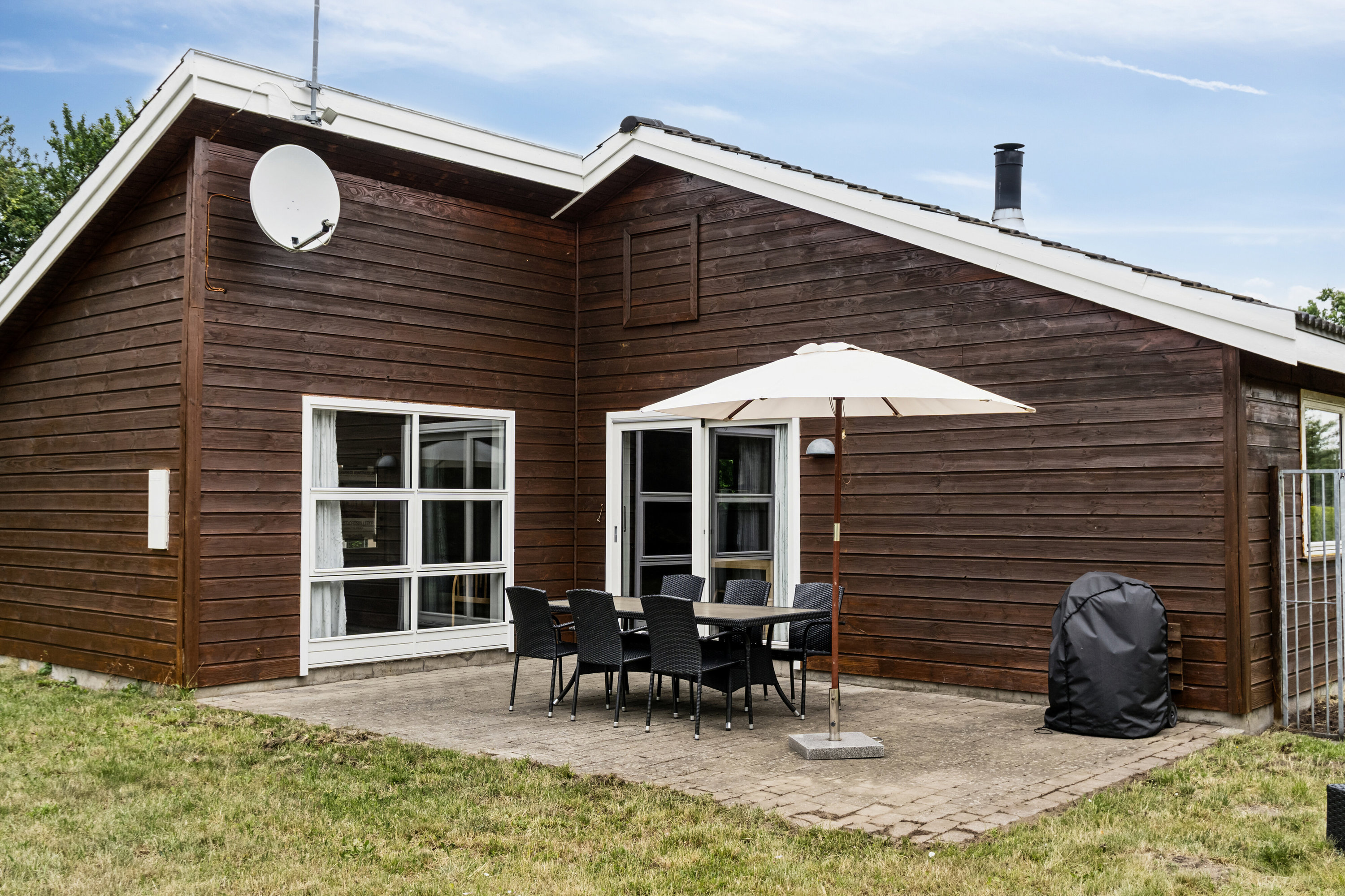 Miniaturebillede 1: set fra haven. Billede af Høve Stræde 8D, 4550 Asnæs