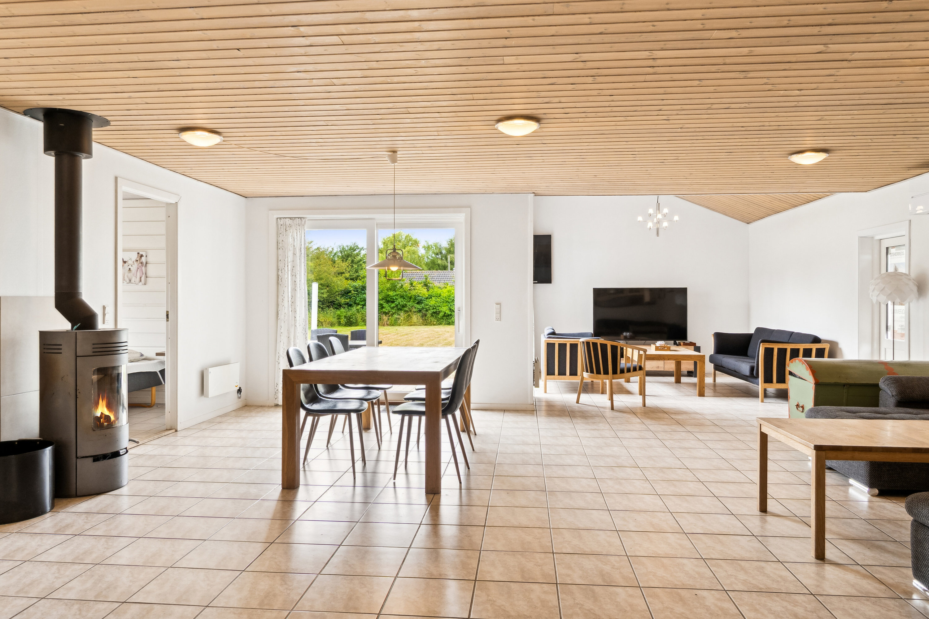 Fremhævet stue billede i fuldskærmstilstand. Billede af Høve Stræde 8D, 4550 Asnæs