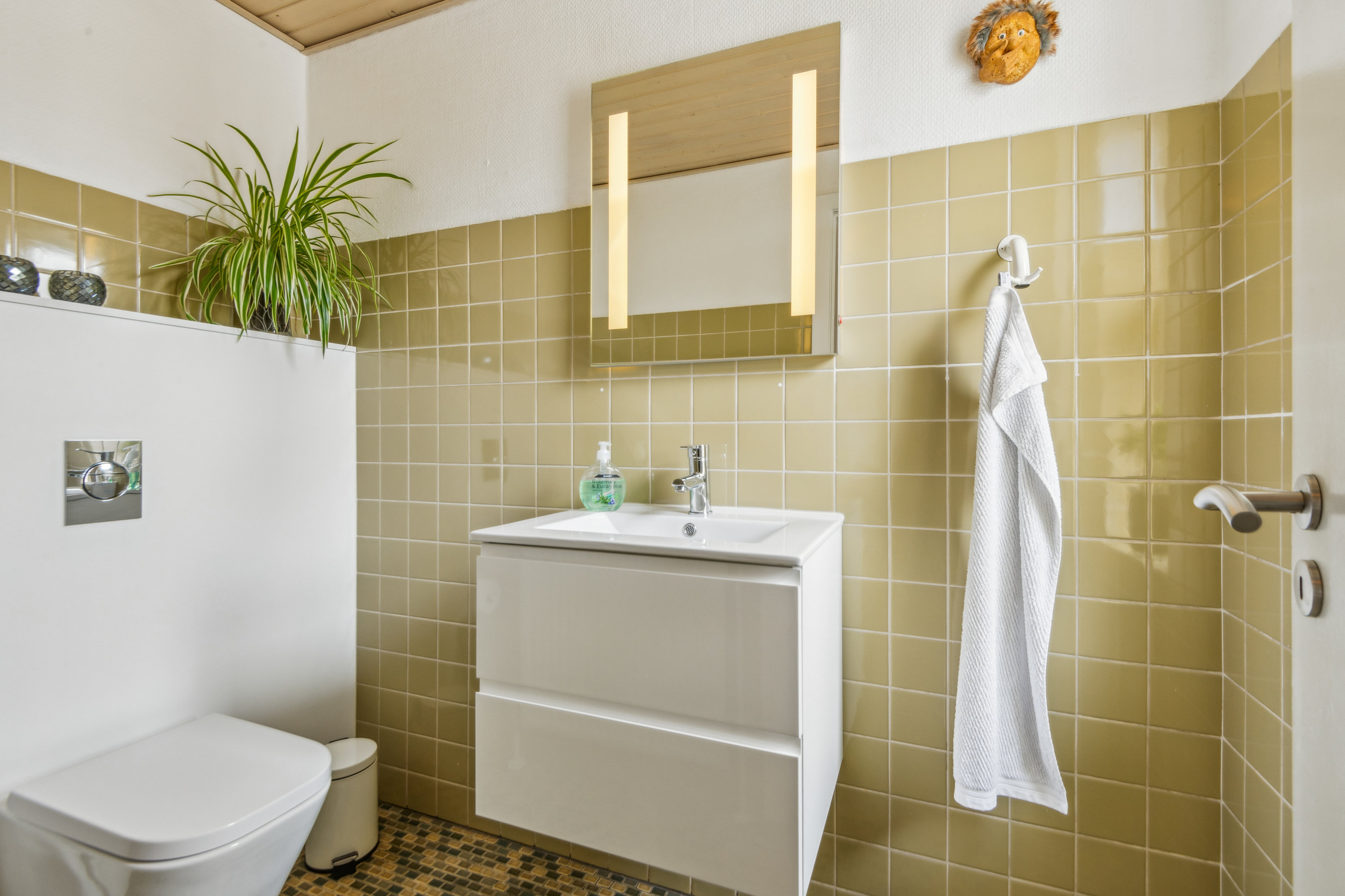 Fremhævet badeværelse billede i fuldskærmstilstand. Billede af Skiverenvej 12, 9220 Aalborg Øst