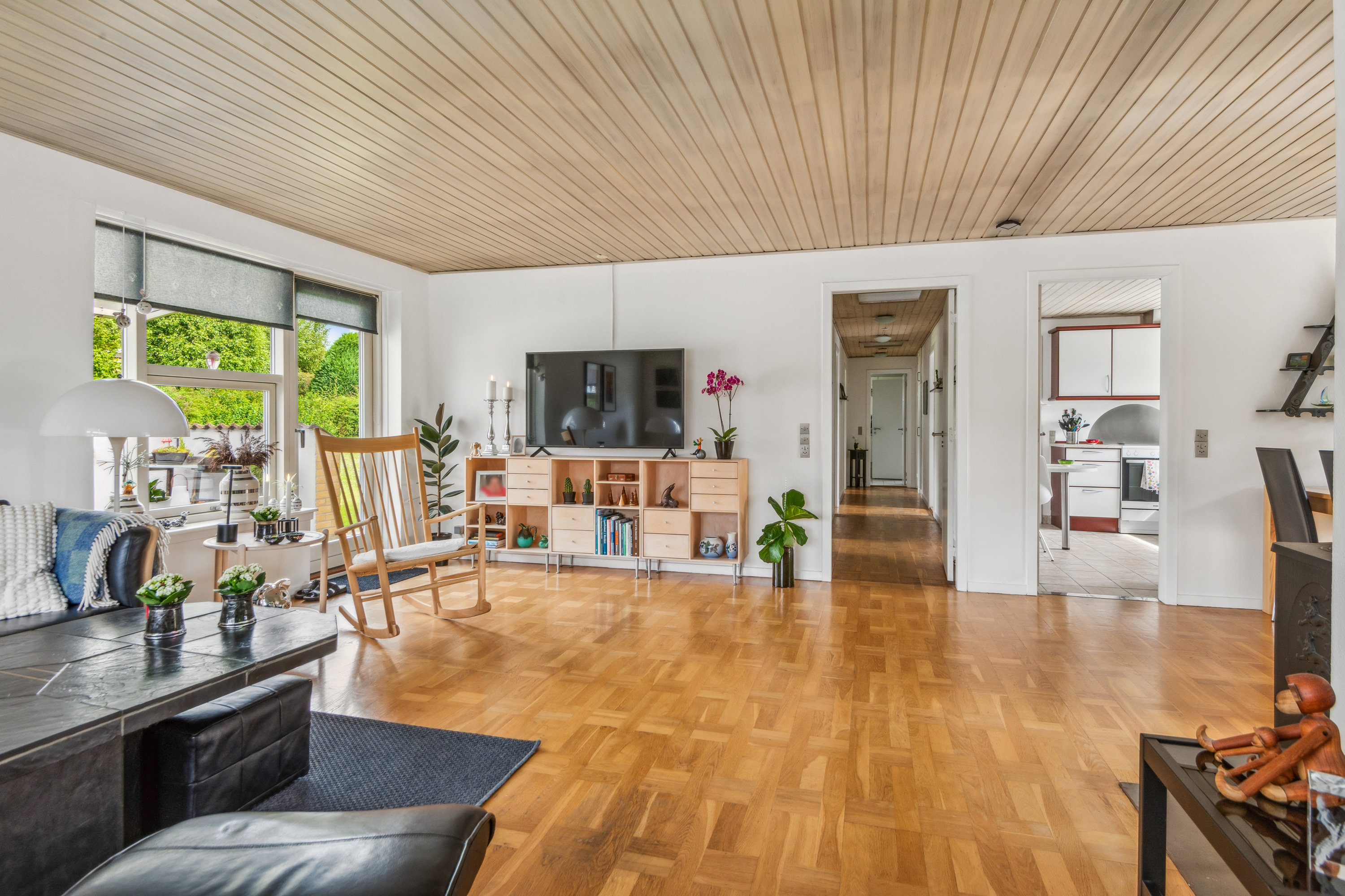 Fremhævet stue billede i fuldskærmstilstand. Billede af Skiverenvej 12, 9220 Aalborg Øst