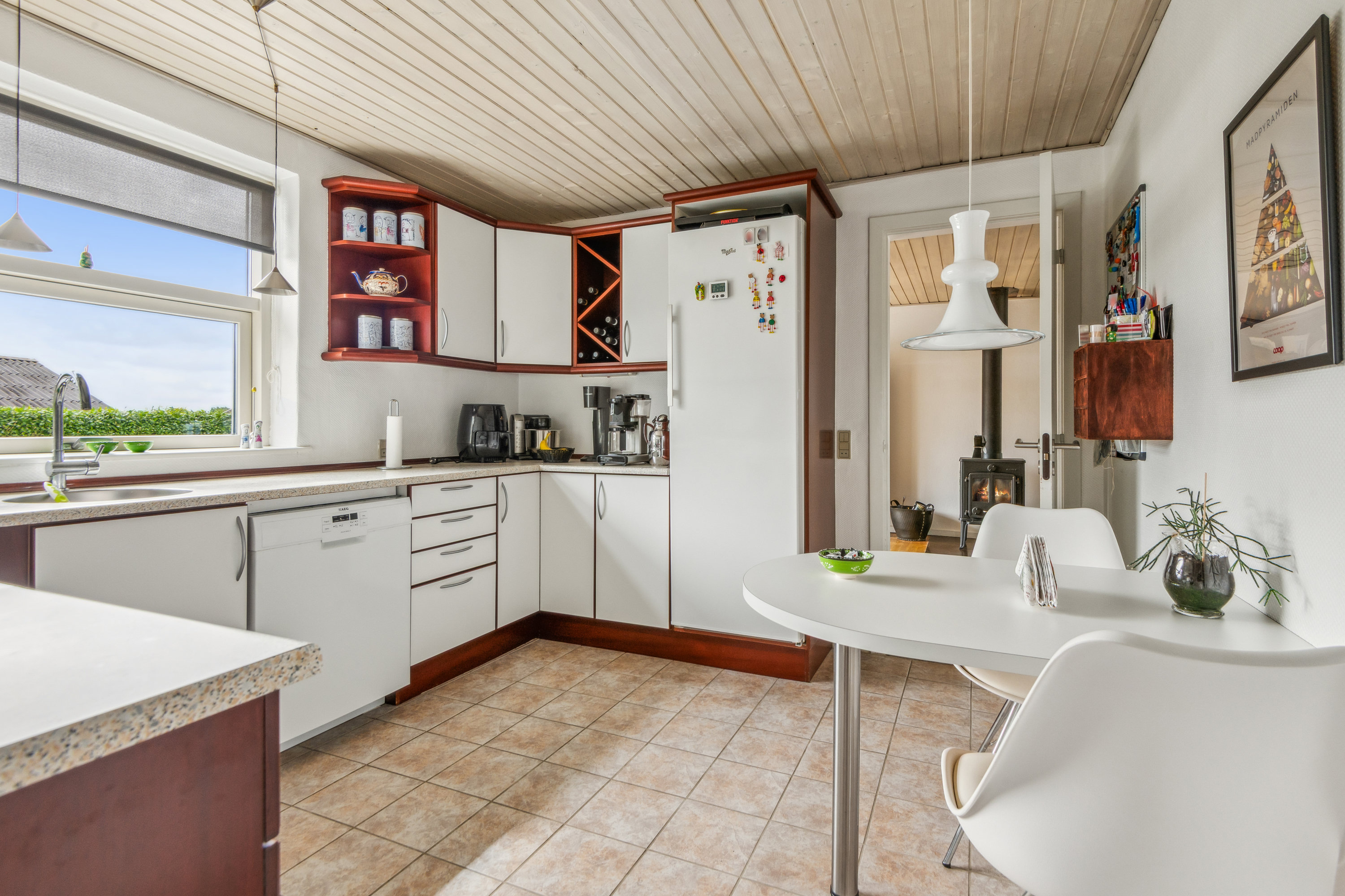 Fremhævet køkken billede i fuldskærmstilstand. Billede af Skiverenvej 12, 9220 Aalborg Øst