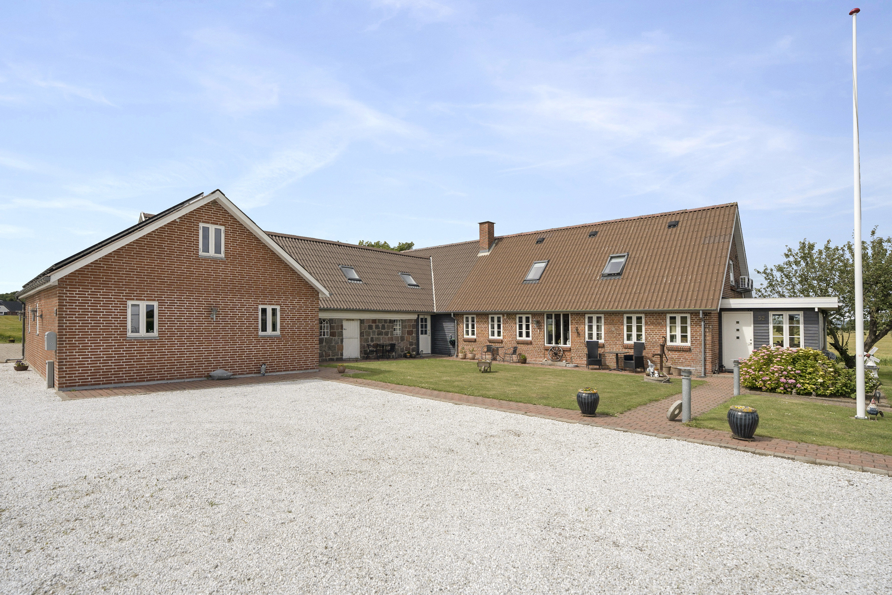 Fremhævet ejendommen billede i fuldskærmstilstand. Billede af Glud Kirkevej 52, Glud, 7130 Juelsminde