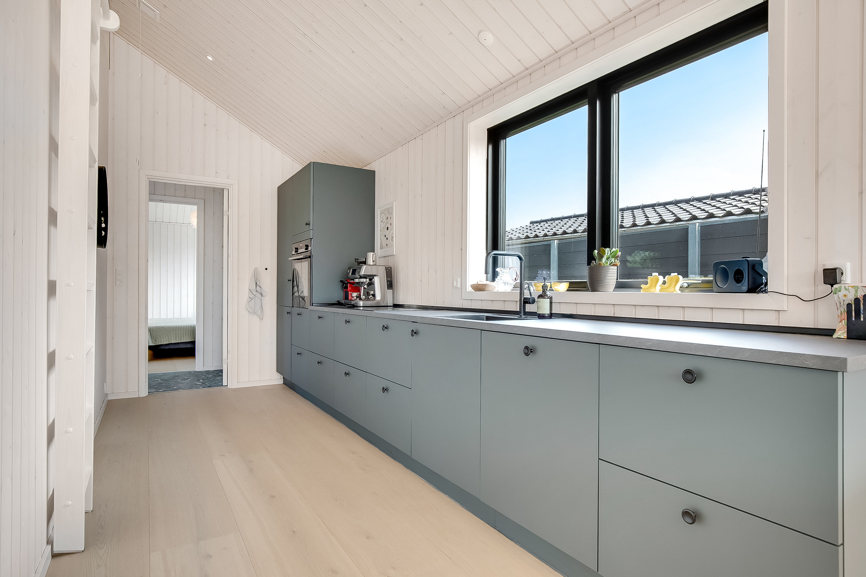 Fremhævet køkken billede i fuldskærmstilstand. Billede af Nyvej Grønninghoved 3, Grønninghoved, 6093 Sjølund