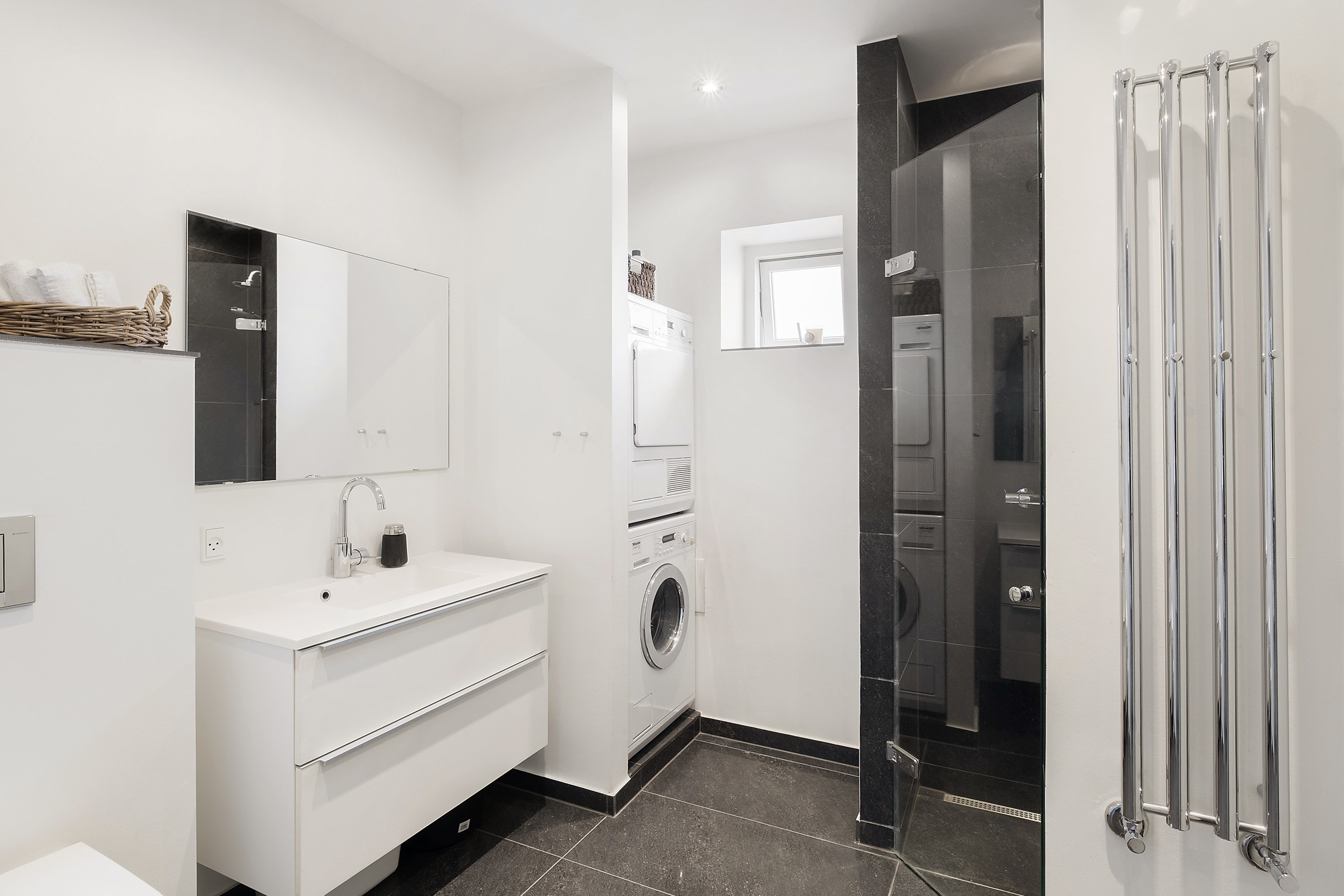 Fremhævet badeværelse billede i fuldskærmstilstand. Billede af Ordrupvej 39A, 3., 2920 Charlottenlund