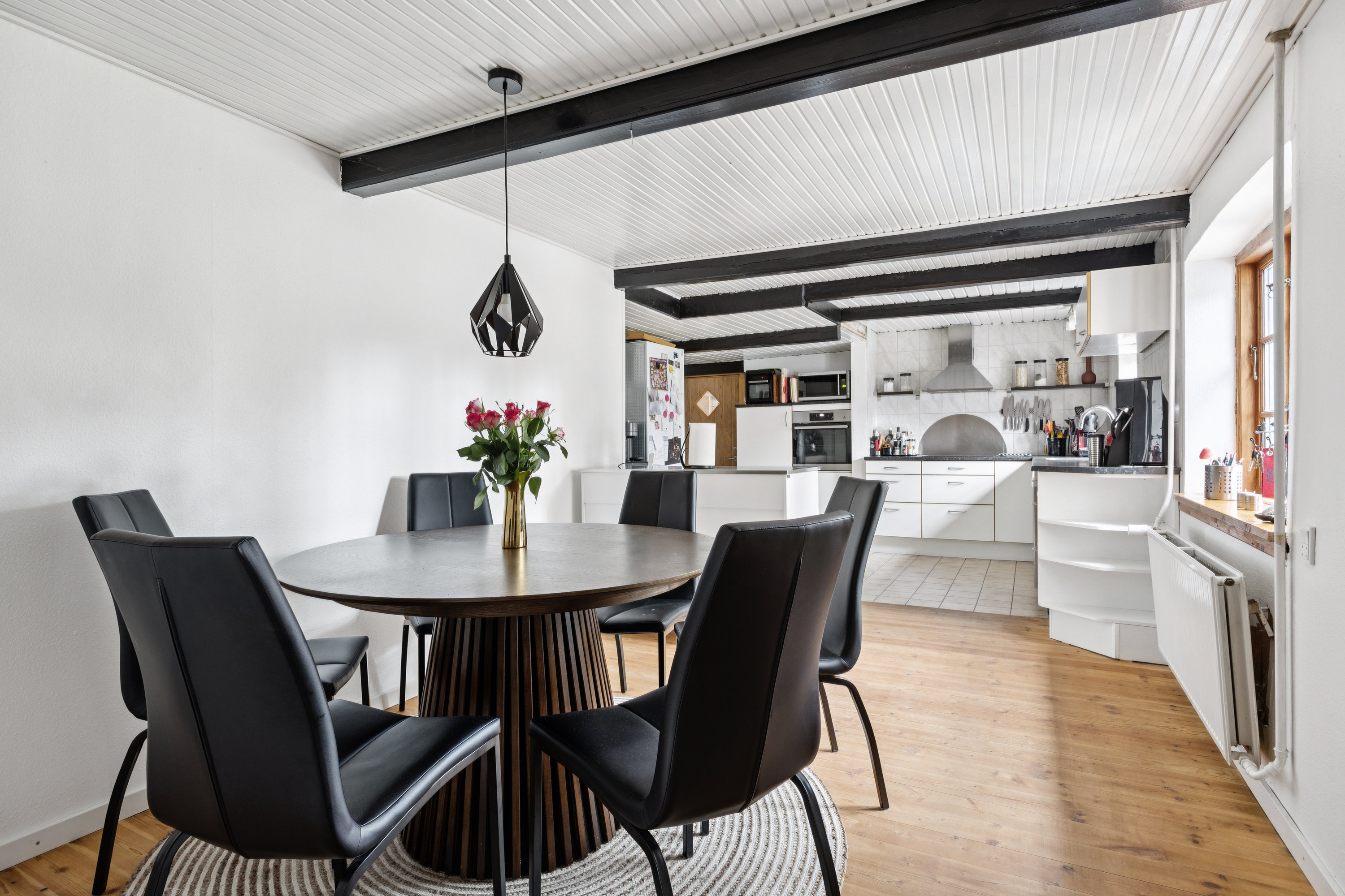 Fremhævet køkken alrum billede i fuldskærmstilstand. Billede af Tommestrupvej 19, Tommestrup, 4660 Store Heddinge