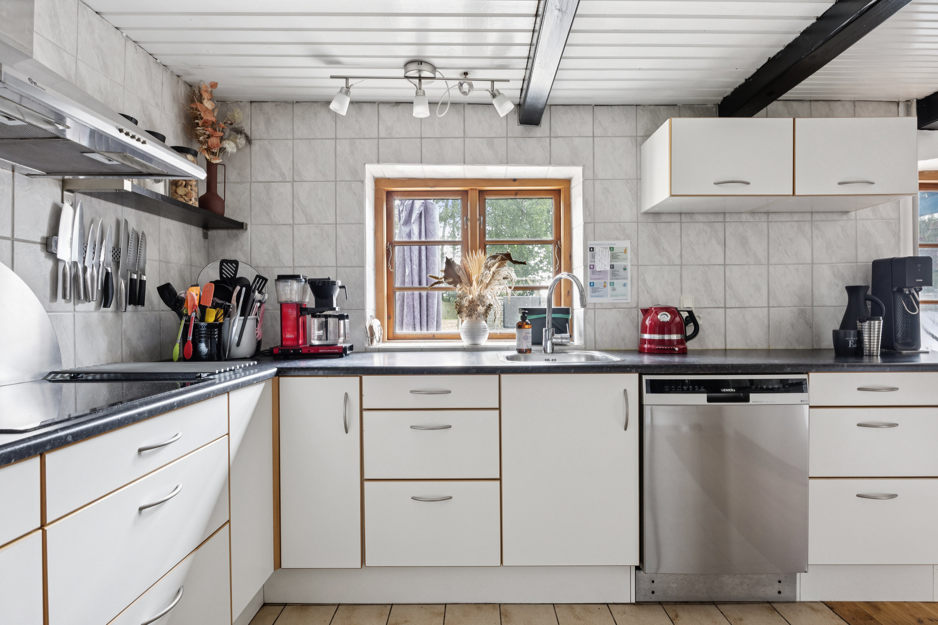 Fremhævet køkken alrum billede i fuldskærmstilstand. Billede af Tommestrupvej 19, Tommestrup, 4660 Store Heddinge