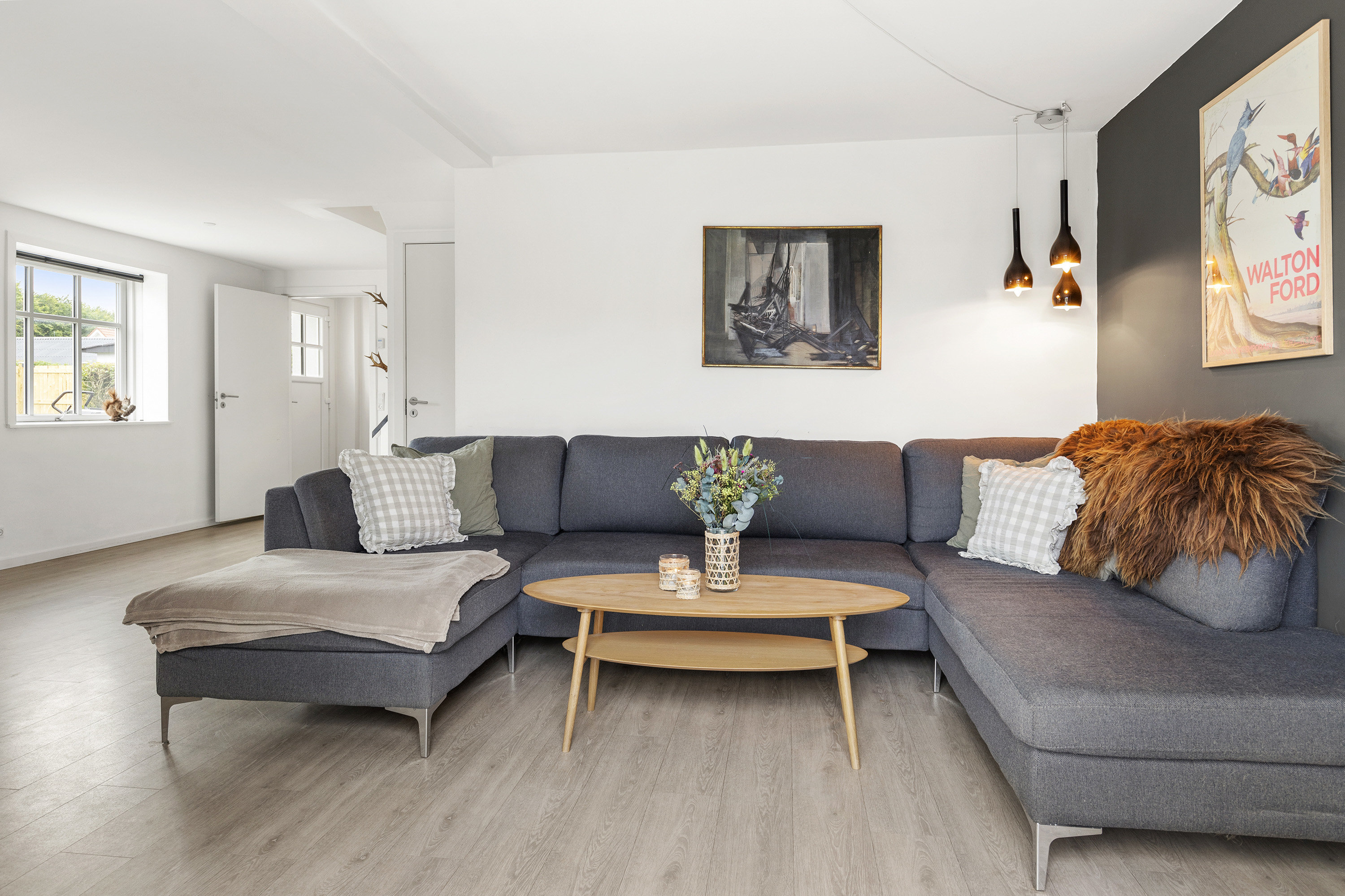 Fremhævet stue billede i fuldskærmstilstand. Billede af Damgade 2, 9700 Brønderslev