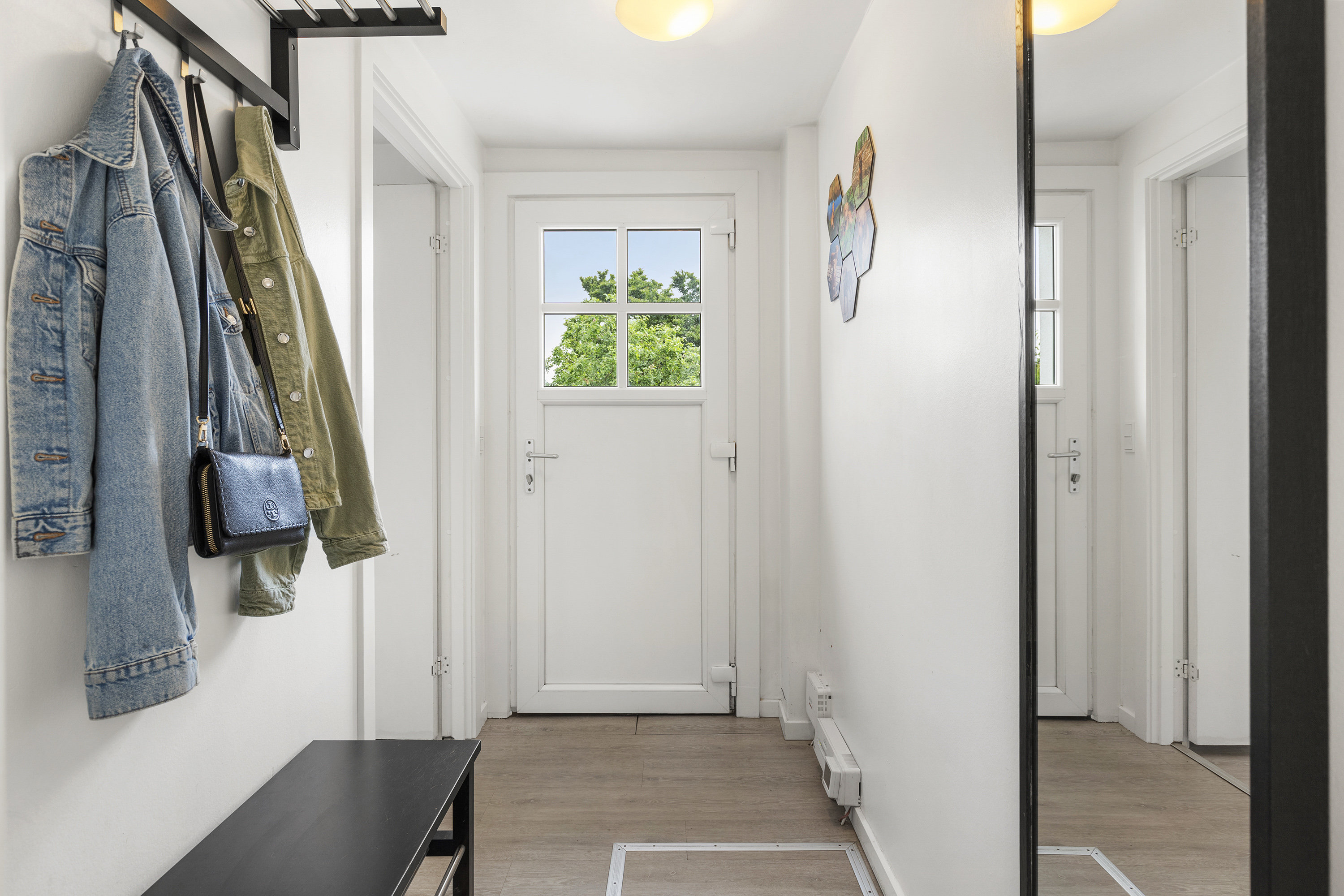 Fremhævet entré billede i fuldskærmstilstand. Billede af Damgade 2, 9700 Brønderslev