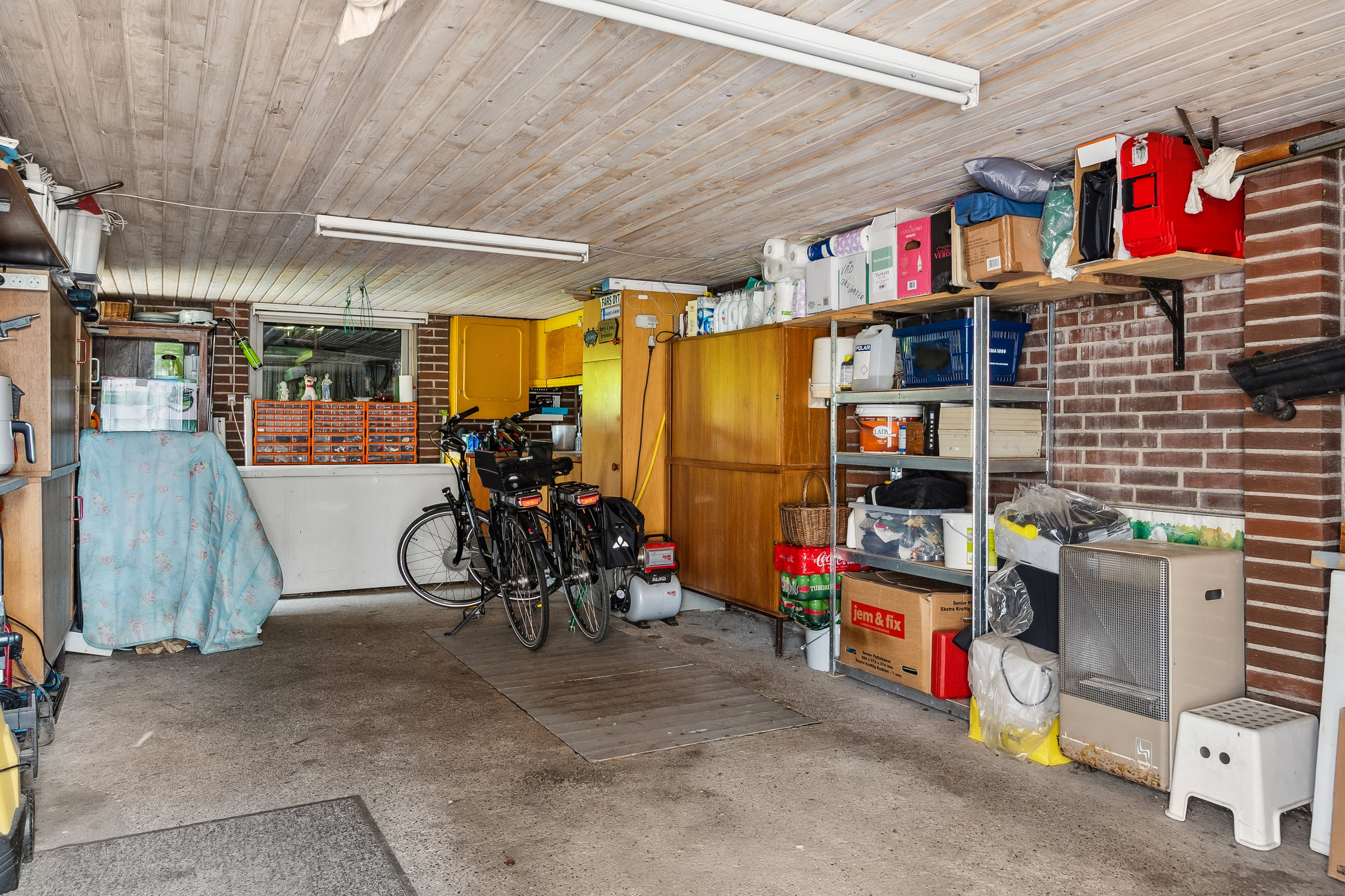 Fremhævet garage billede i fuldskærmstilstand. Billede af Søparken 10, 6862 Tistrup