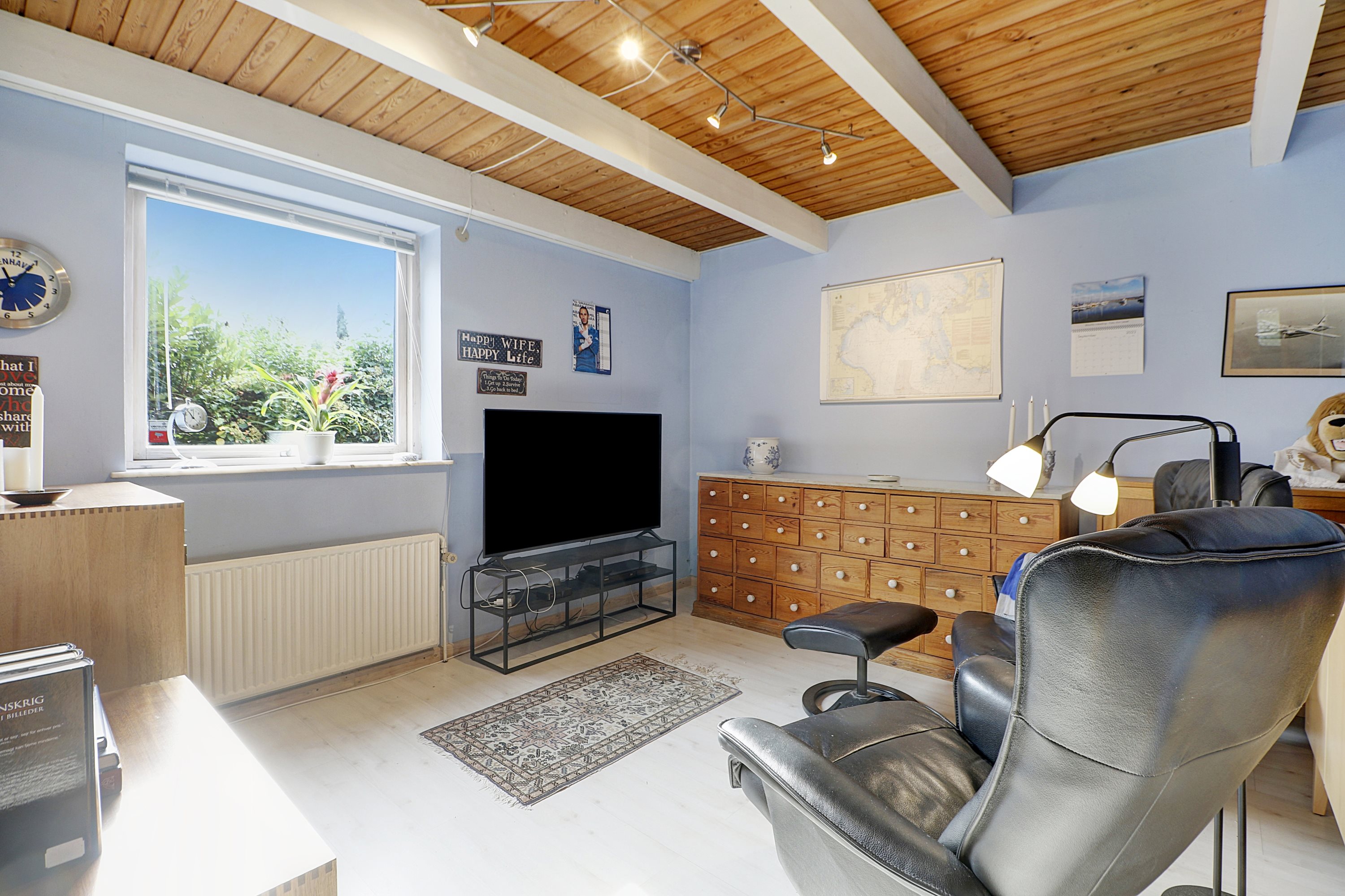 Fremhævet stue billede i fuldskærmstilstand. Billede af Skovbrinken 28, 3450 Allerød