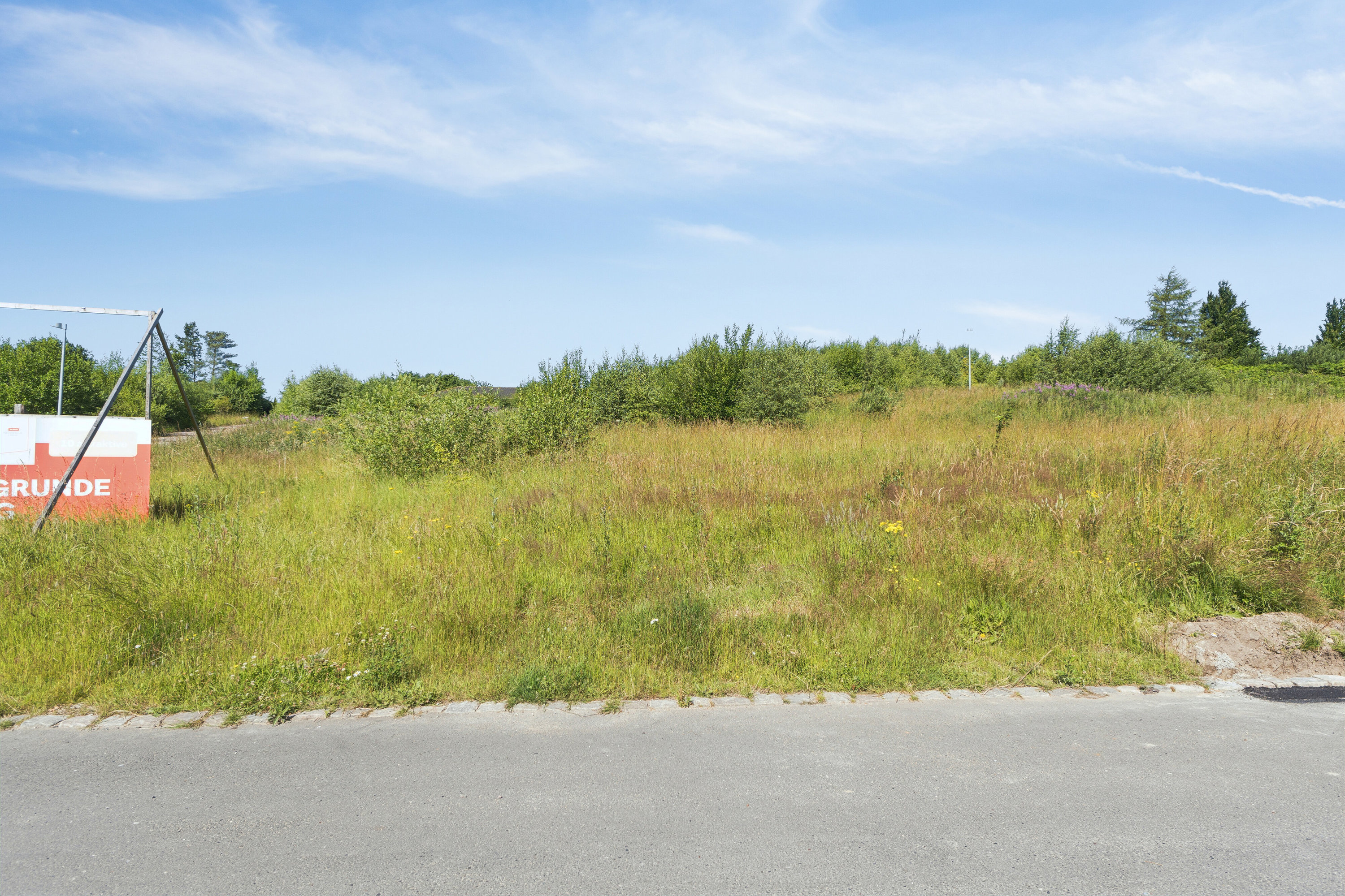 Fremhævet set fra vejen billede i fuldskærmstilstand. Billede af Kløvermarken 3, Skallebølle, 5492 Vissenbjerg