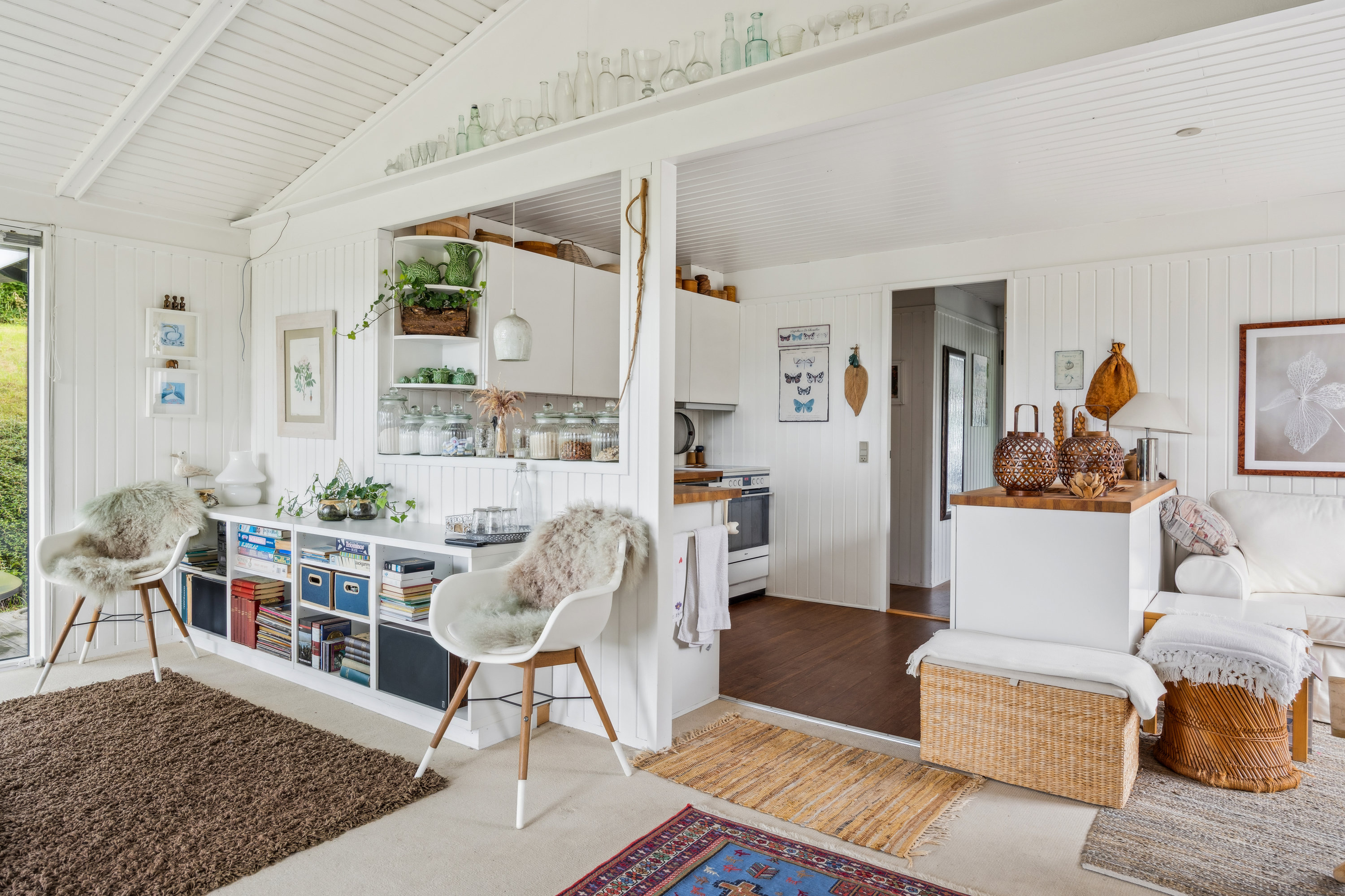 Fremhævet stue billede i fuldskærmstilstand. Billede af Eskildshøj 4, Fuglsø, 8420 Knebel