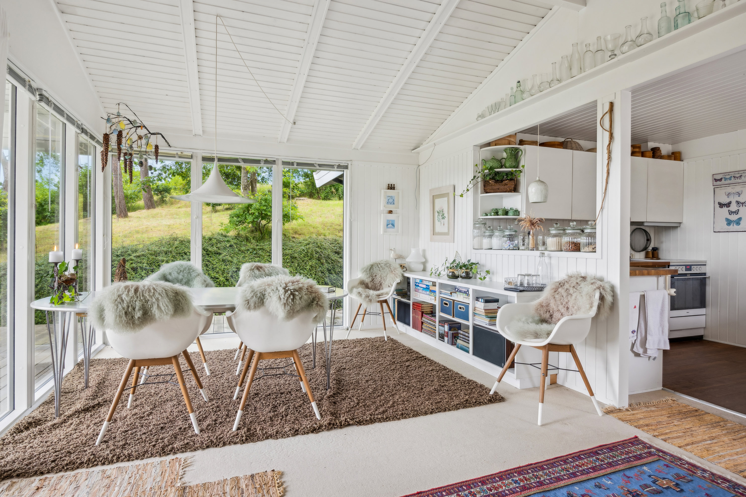 Fremhævet stue billede i fuldskærmstilstand. Billede af Eskildshøj 4, Fuglsø, 8420 Knebel