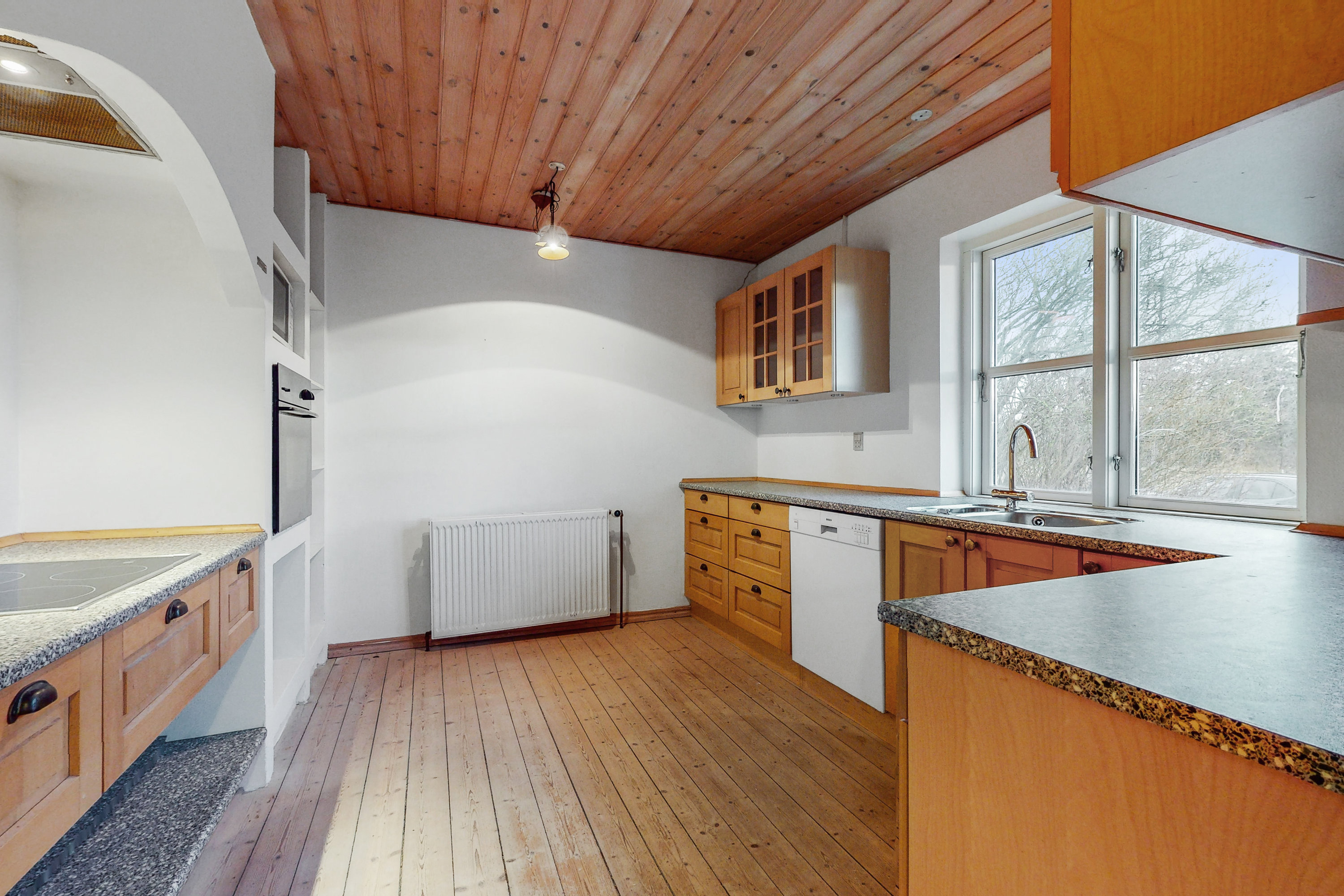 Fremhævet køkken billede i fuldskærmstilstand. Billede af Gl Landevej 39, Tornby, 9850 Hirtshals