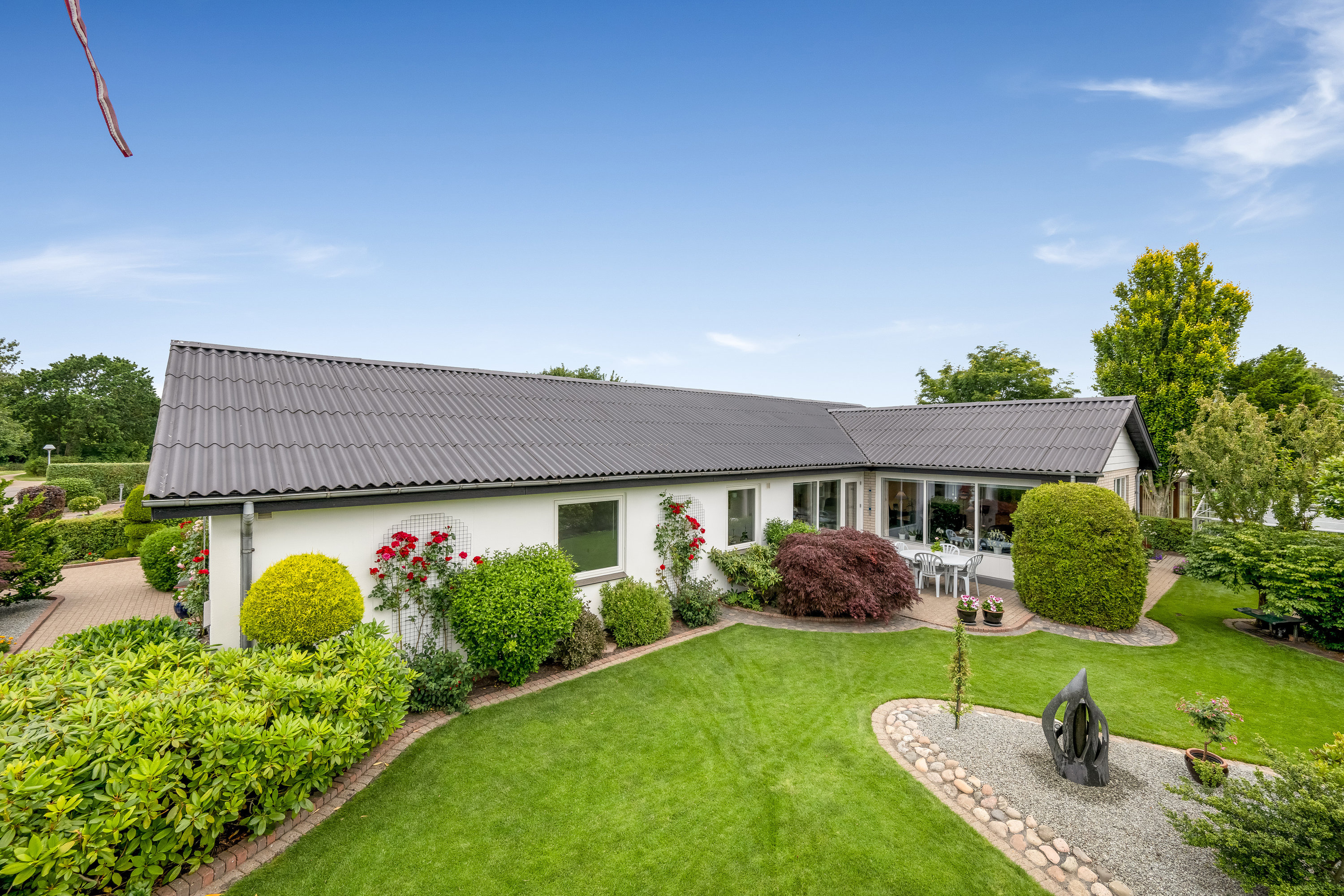 Fremhævet facade billede i fuldskærmstilstand. Billede af Uglevej 2, 6900 Skjern