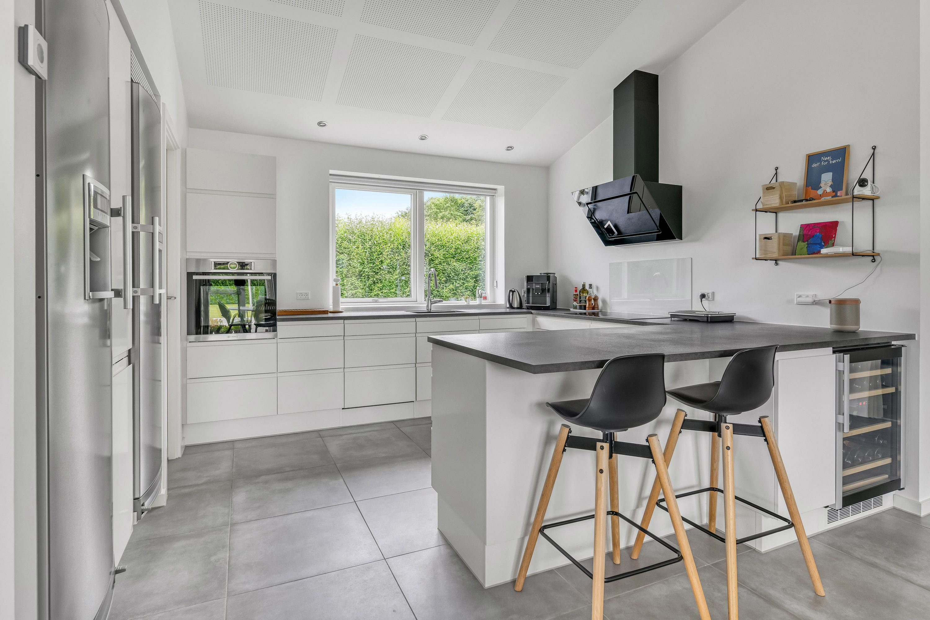 Fremhævet køkken billede i fuldskærmstilstand. Billede af Hønseringen 7, 7190 Billund