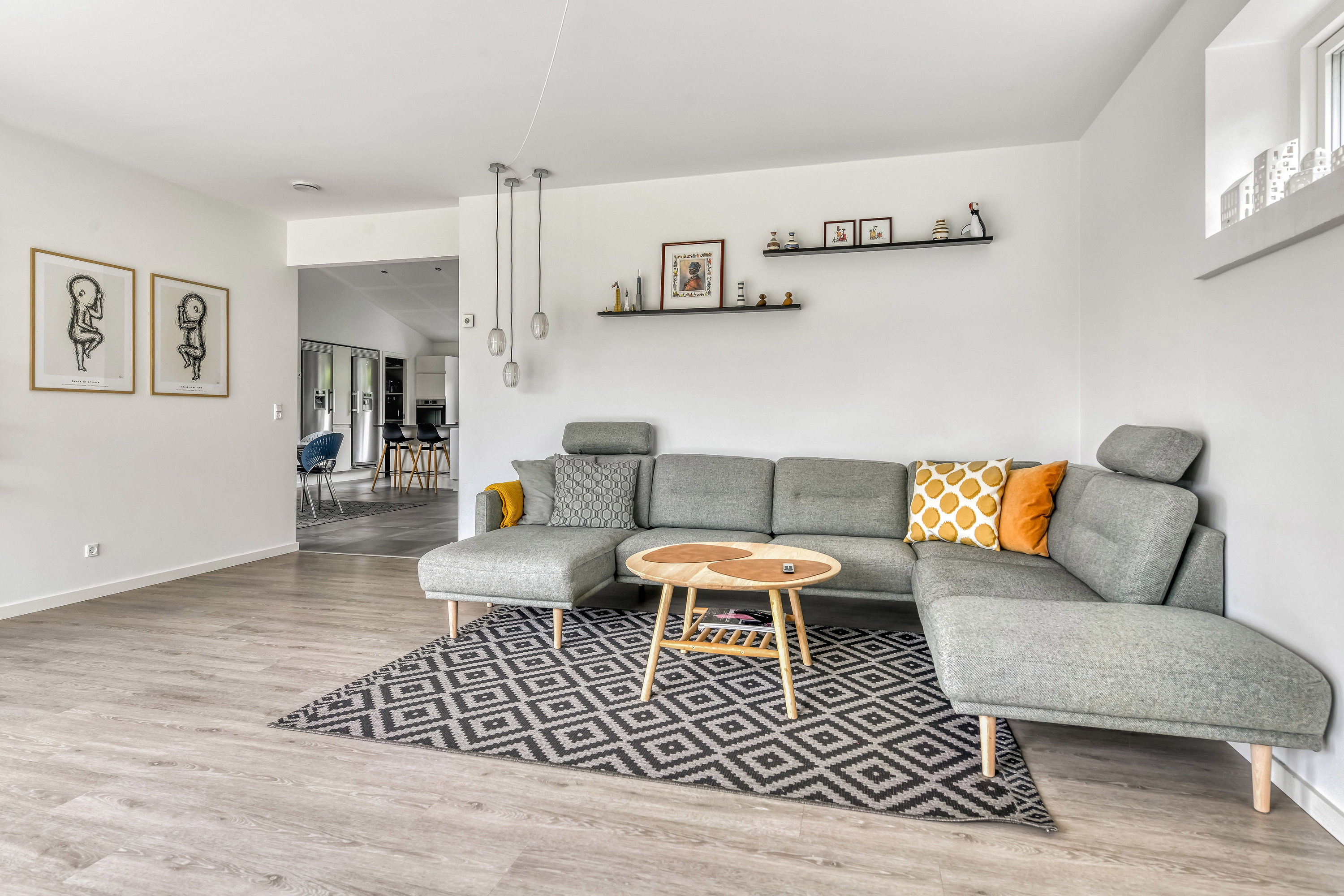 Fremhævet stue billede i fuldskærmstilstand. Billede af Hønseringen 7, 7190 Billund