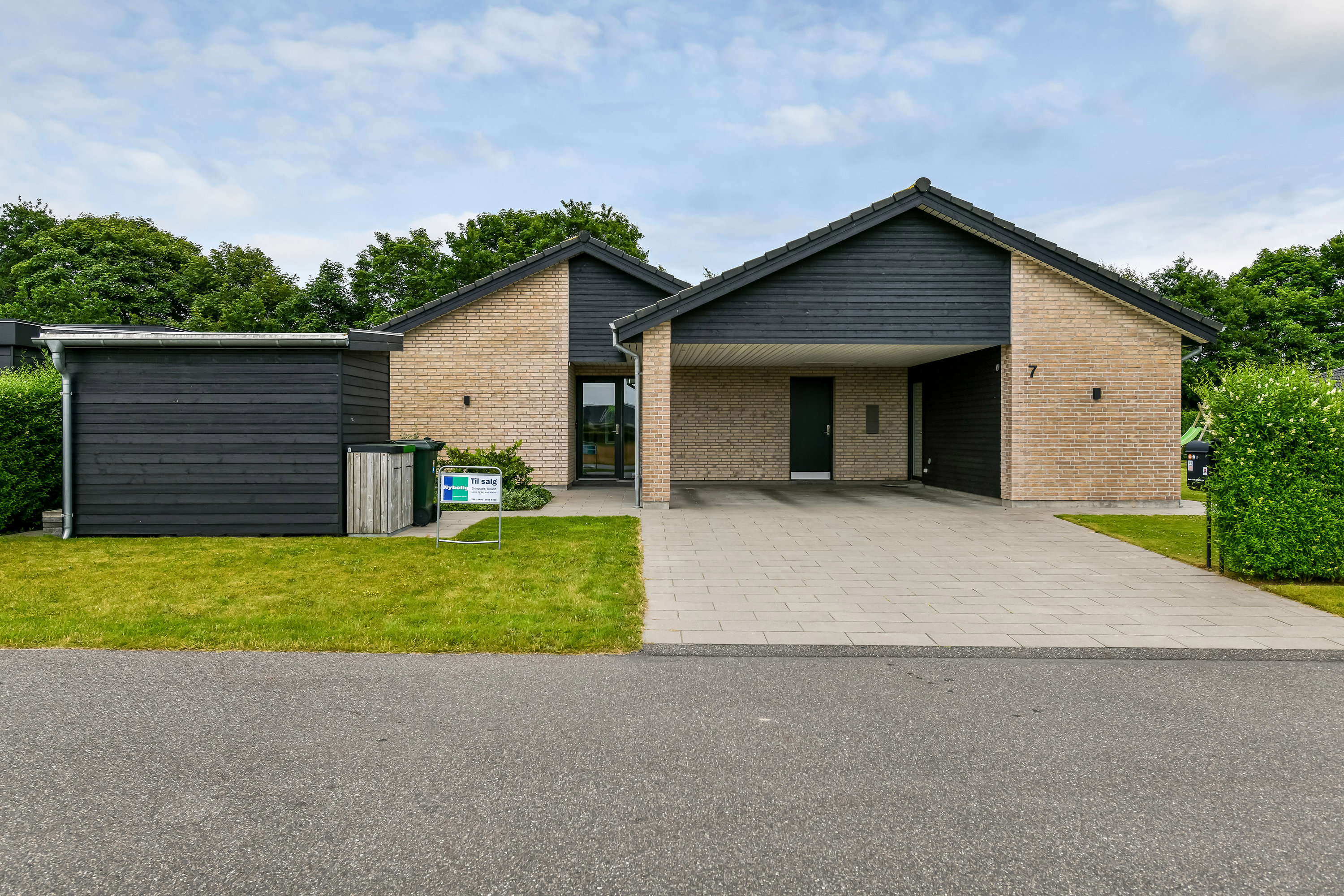 Fremhævet ejendommen billede i fuldskærmstilstand. Billede af Hønseringen 7, 7190 Billund