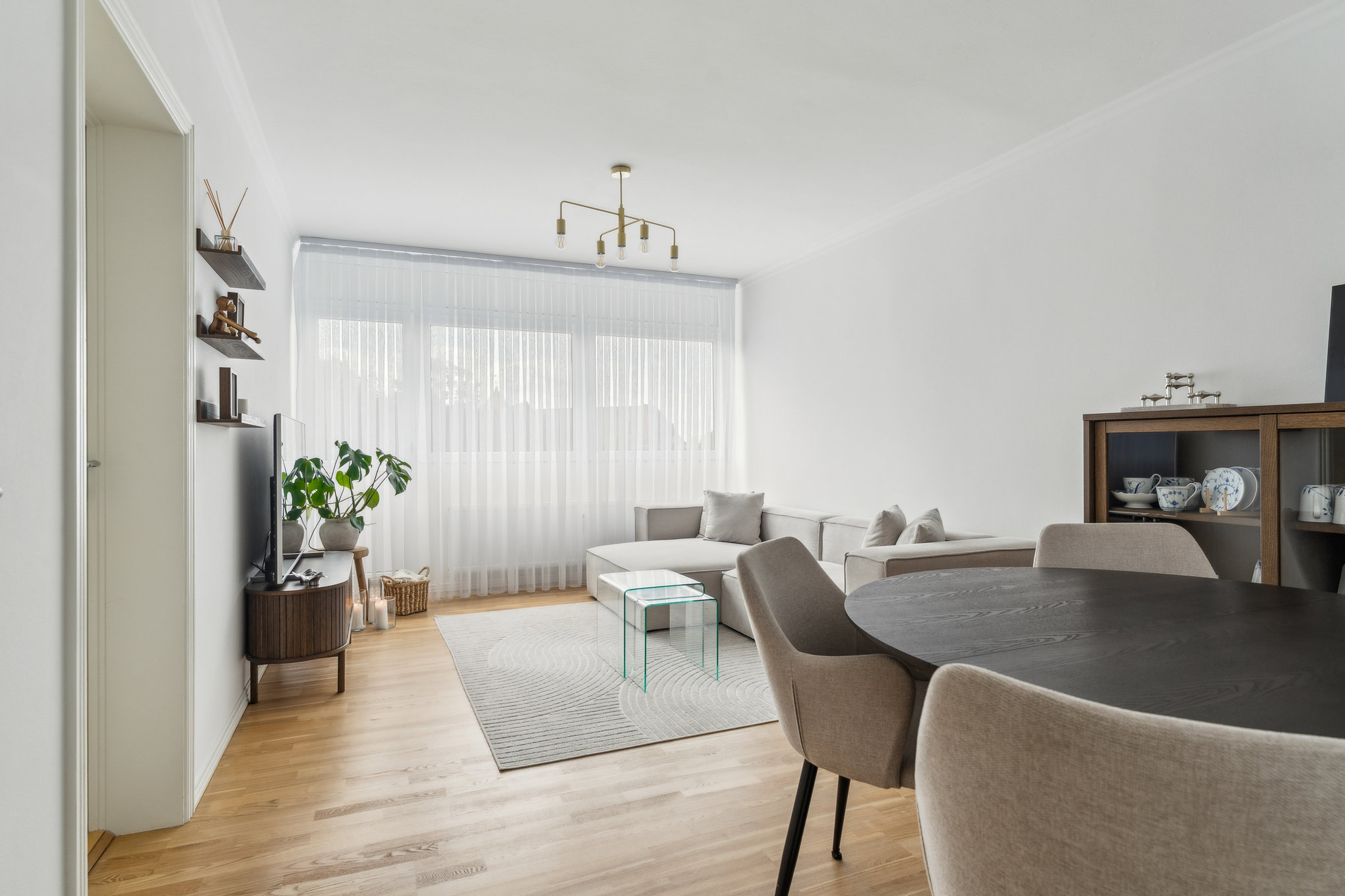 Fremhævet stue billede i fuldskærmstilstand. Billede af Nyvangsvej 36A, 2. tv., 8900 Randers C