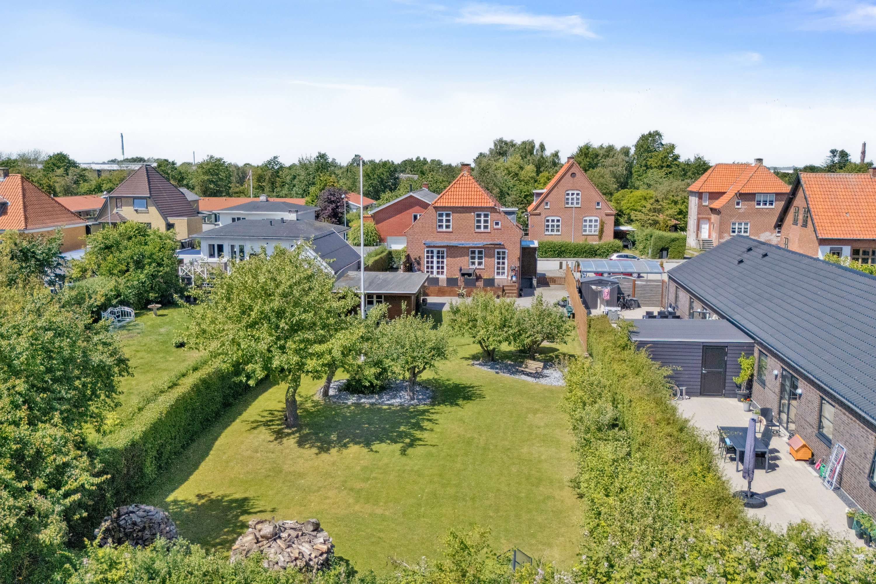 Fremhævet set fra haven billede i fuldskærmstilstand. Billede af Grønlandsvej 20, 4200 Slagelse