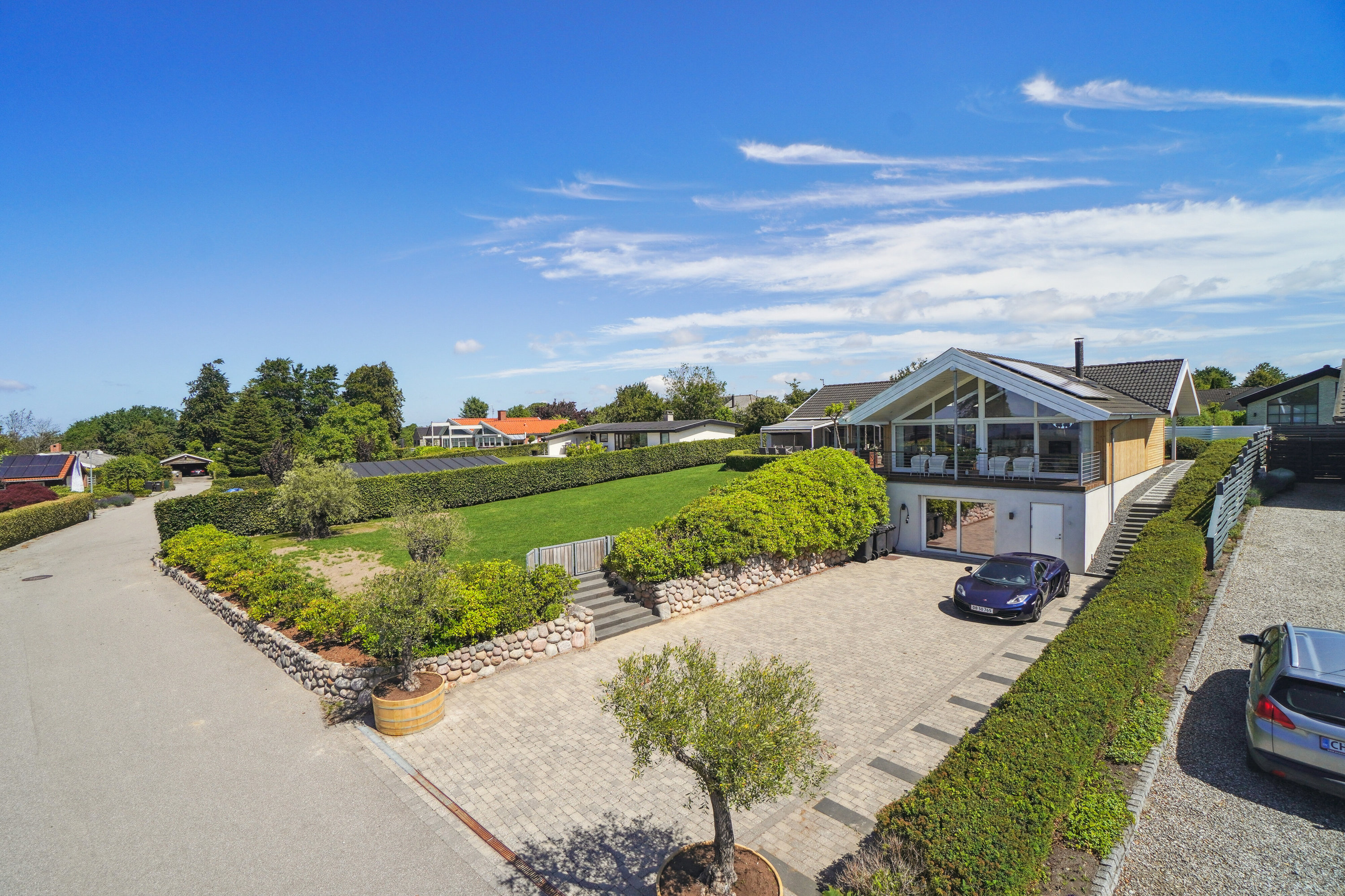 Fremhævet set fra haven billede i fuldskærmstilstand. Billede af Strandagervej 16, 4040 Jyllinge