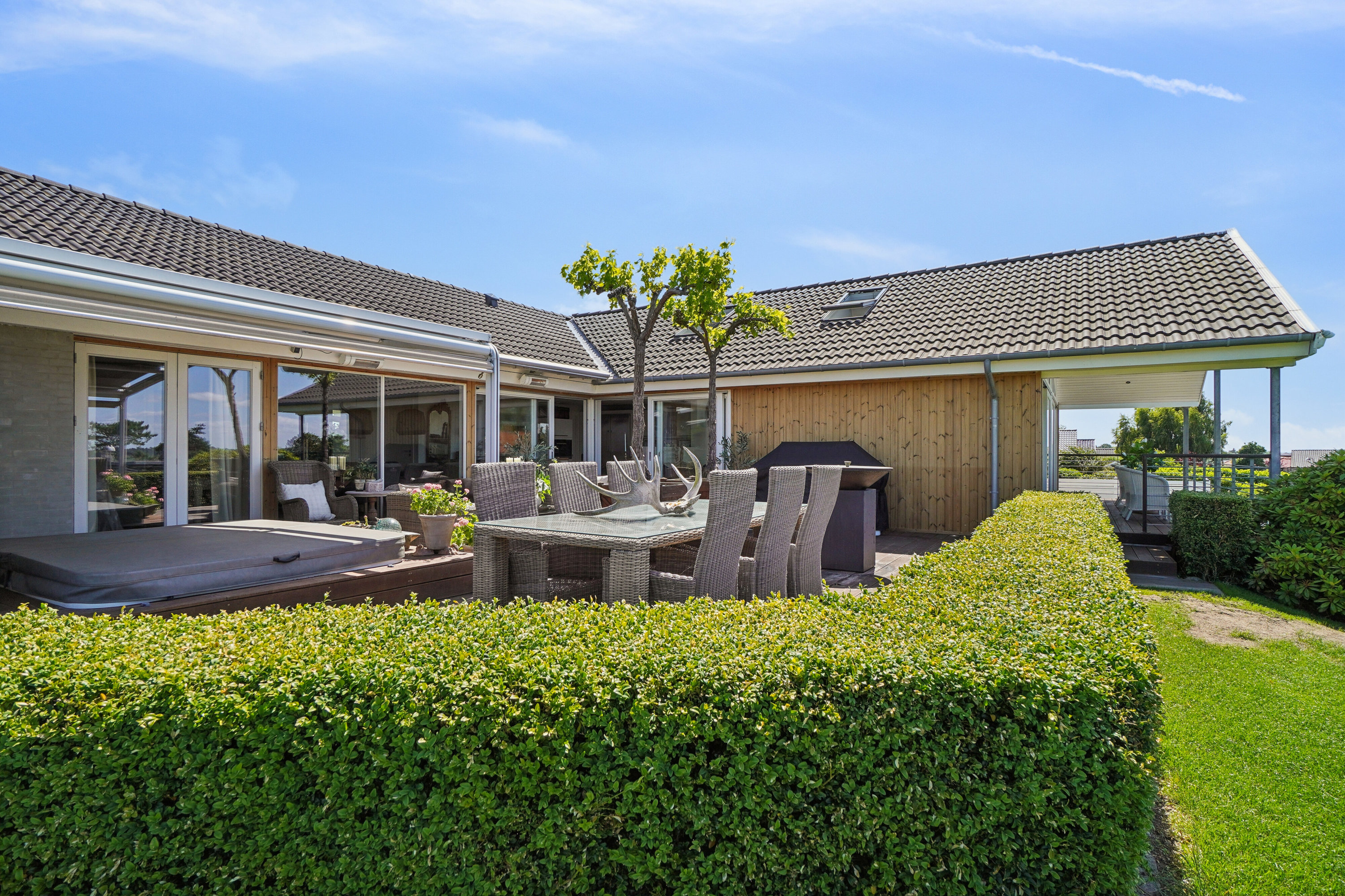 Fremhævet set fra haven billede i fuldskærmstilstand. Billede af Strandagervej 16, 4040 Jyllinge