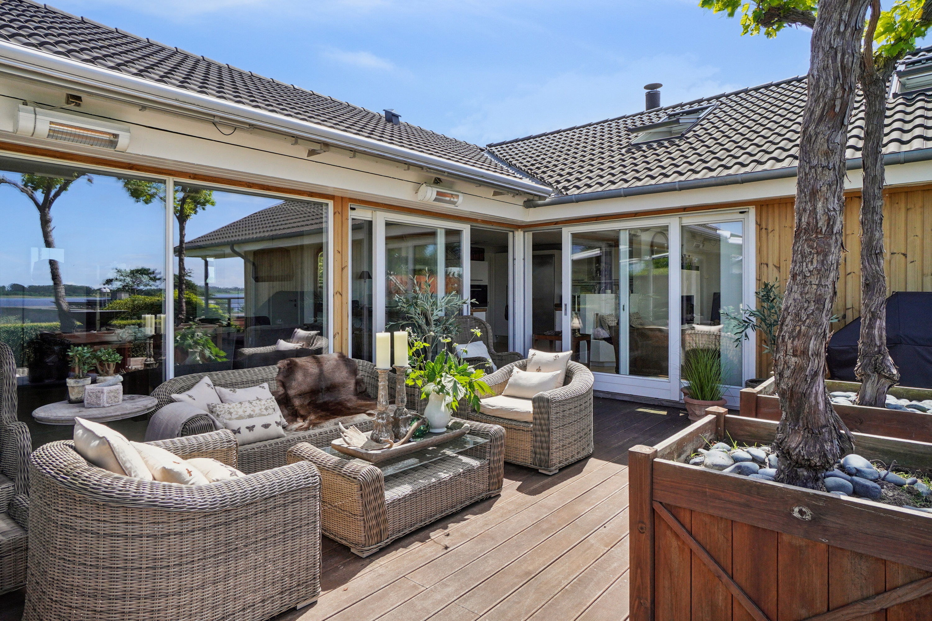 Fremhævet overdækket terrasse billede i fuldskærmstilstand. Billede af Strandagervej 16, 4040 Jyllinge