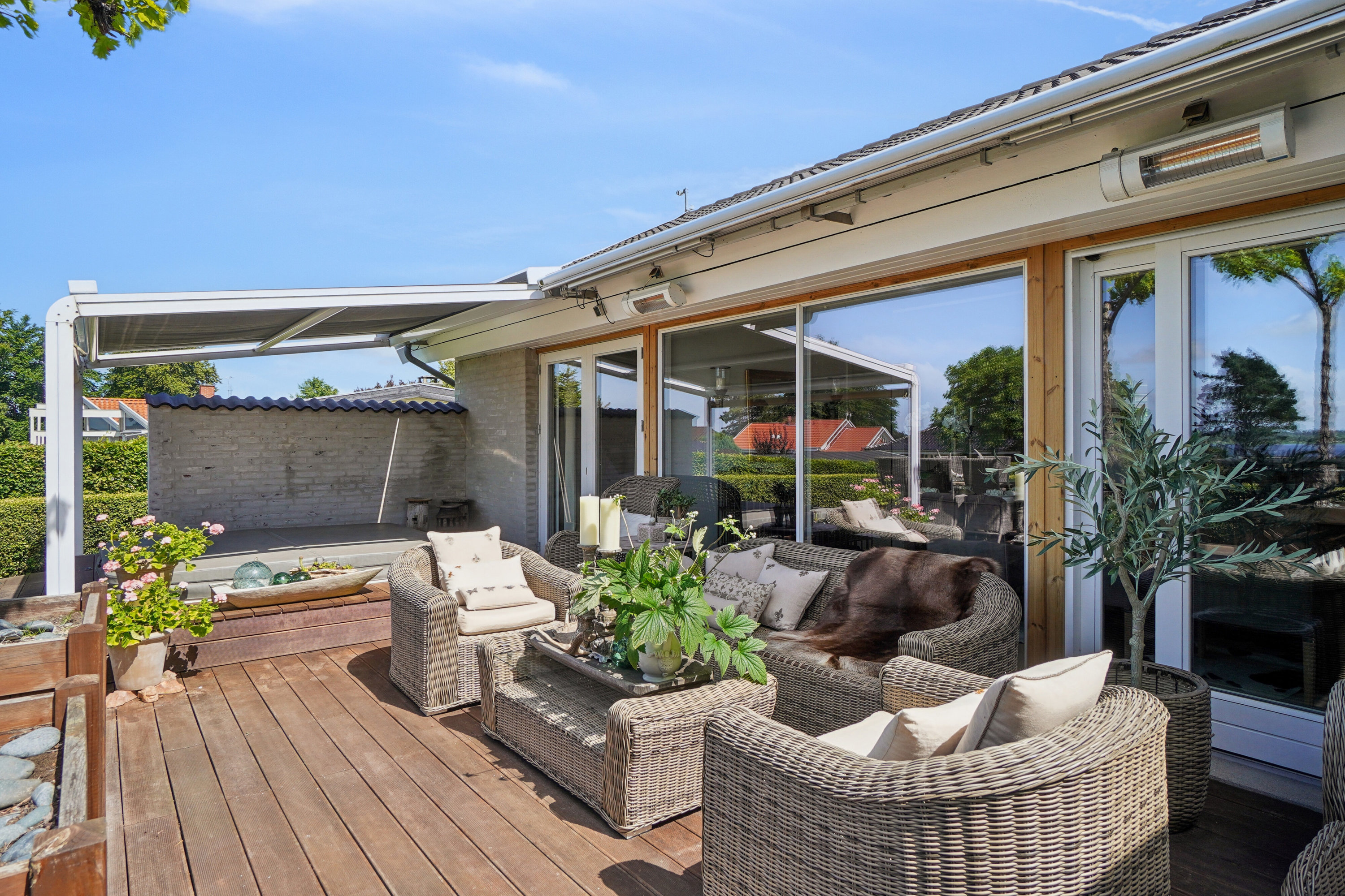 Fremhævet overdækket terrasse billede i fuldskærmstilstand. Billede af Strandagervej 16, 4040 Jyllinge