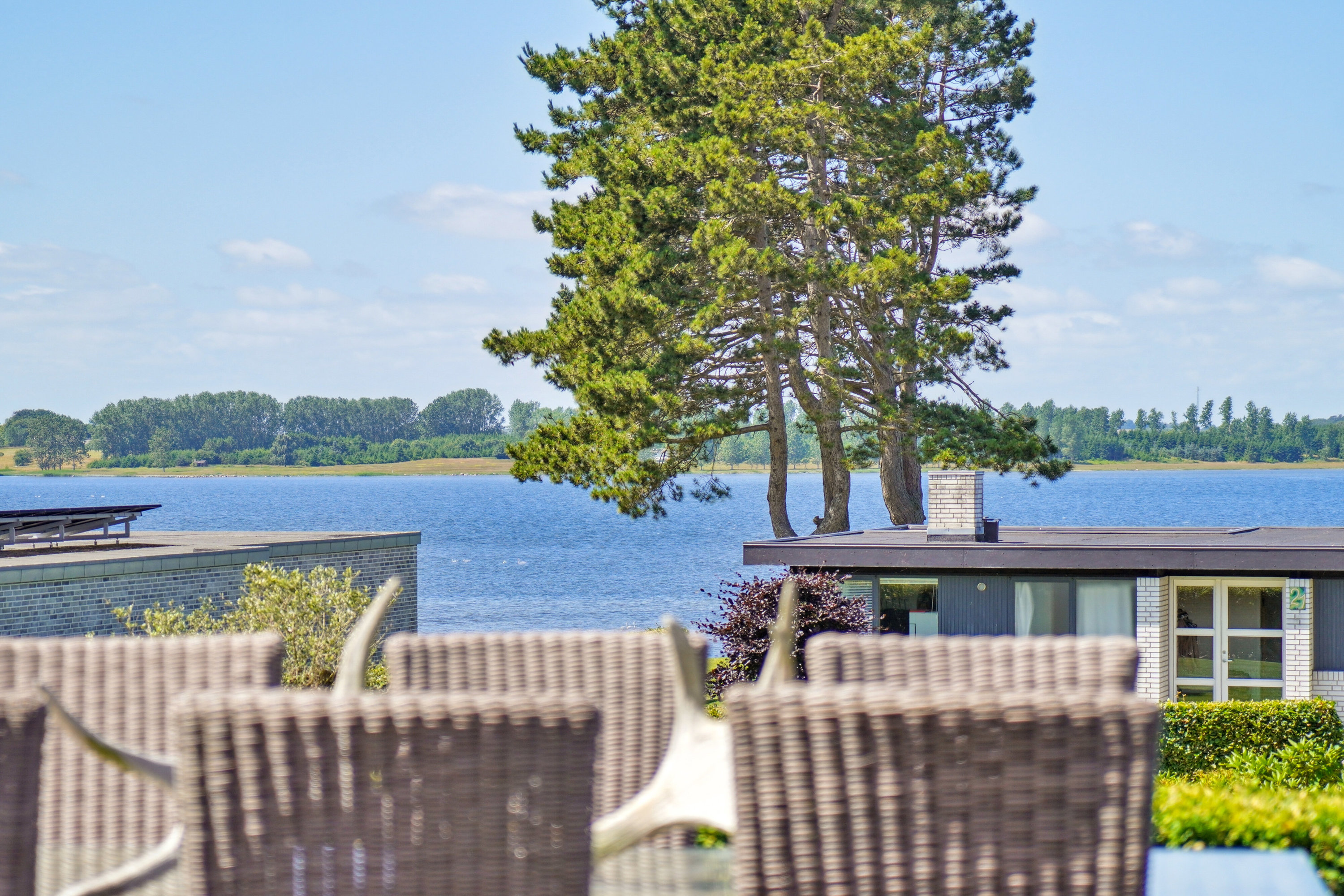 Fremhævet terrasse billede i fuldskærmstilstand. Billede af Strandagervej 16, 4040 Jyllinge