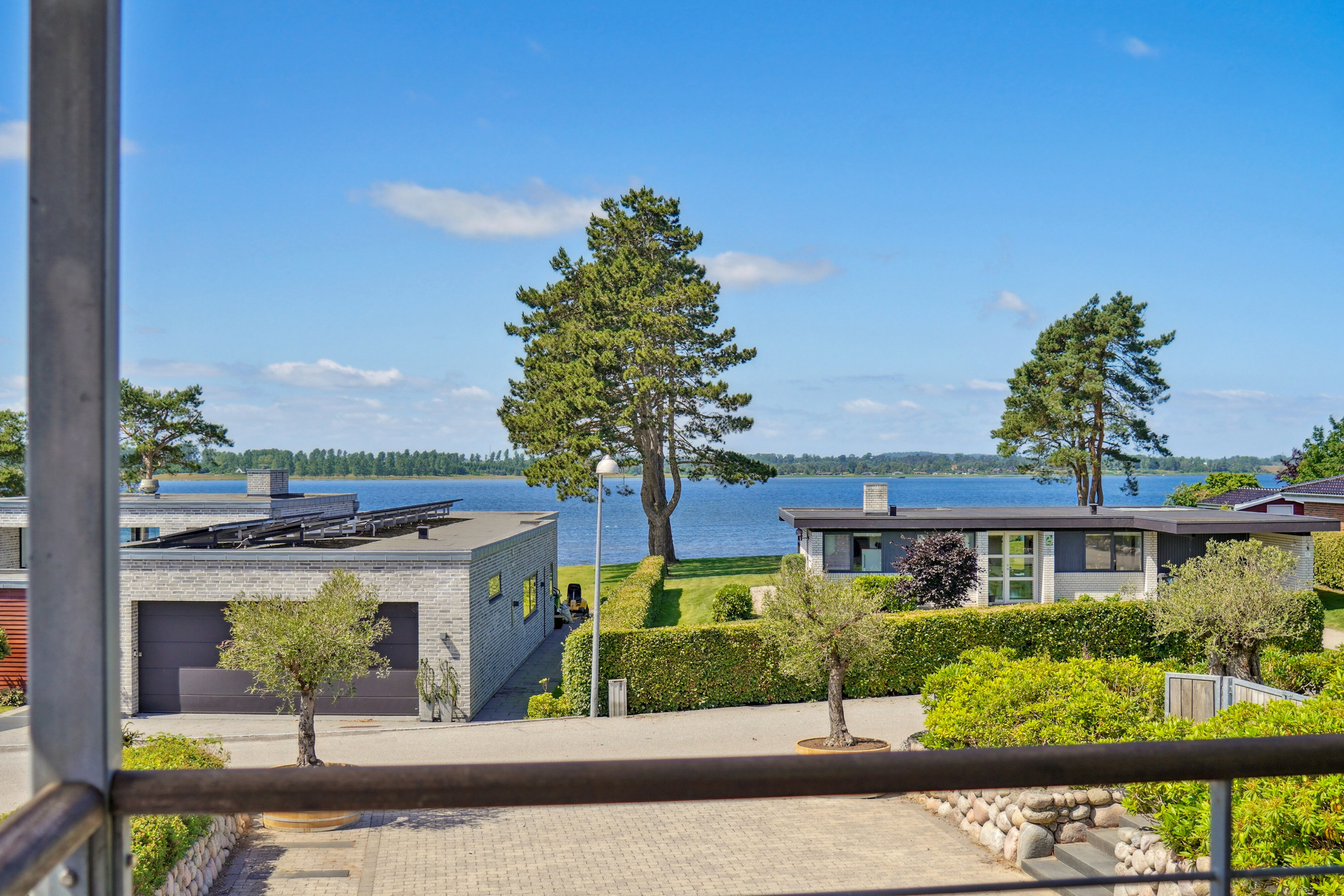 Fremhævet terrasse billede i fuldskærmstilstand. Billede af Strandagervej 16, 4040 Jyllinge