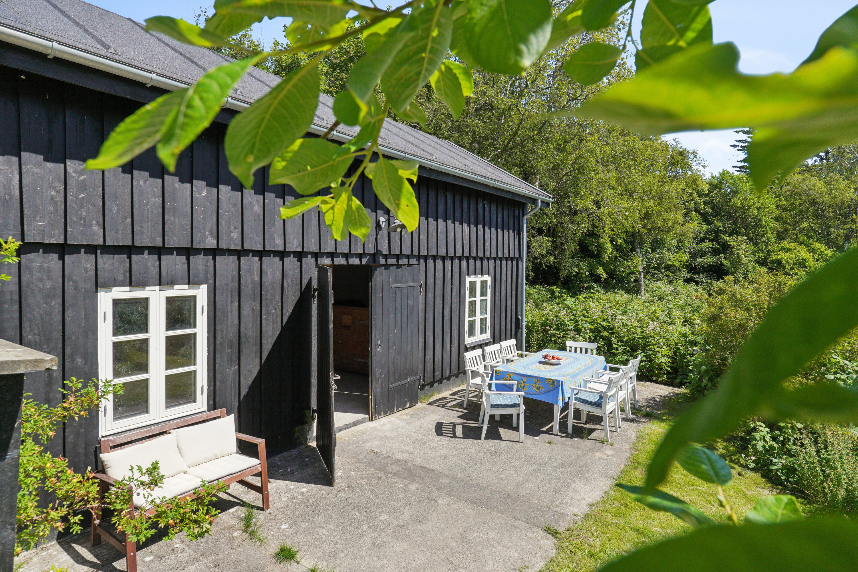 Fremhævet udendørs billede i fuldskærmstilstand. Billede af Granvænget 25, Bjergby, 9800 Hjørring