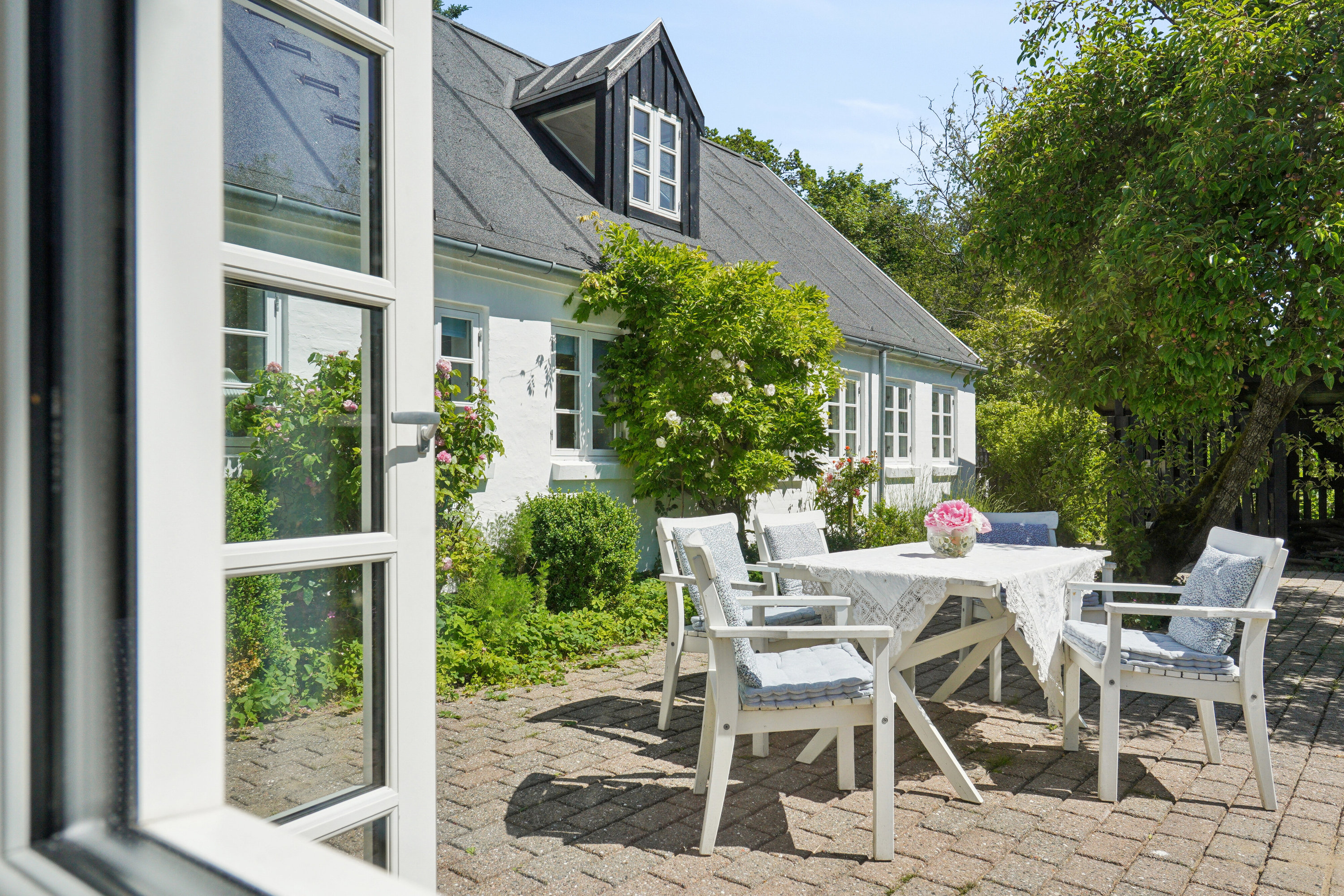 Miniaturebillede 1: udendørs. Billede af Granvænget 25, Bjergby, 9800 Hjørring