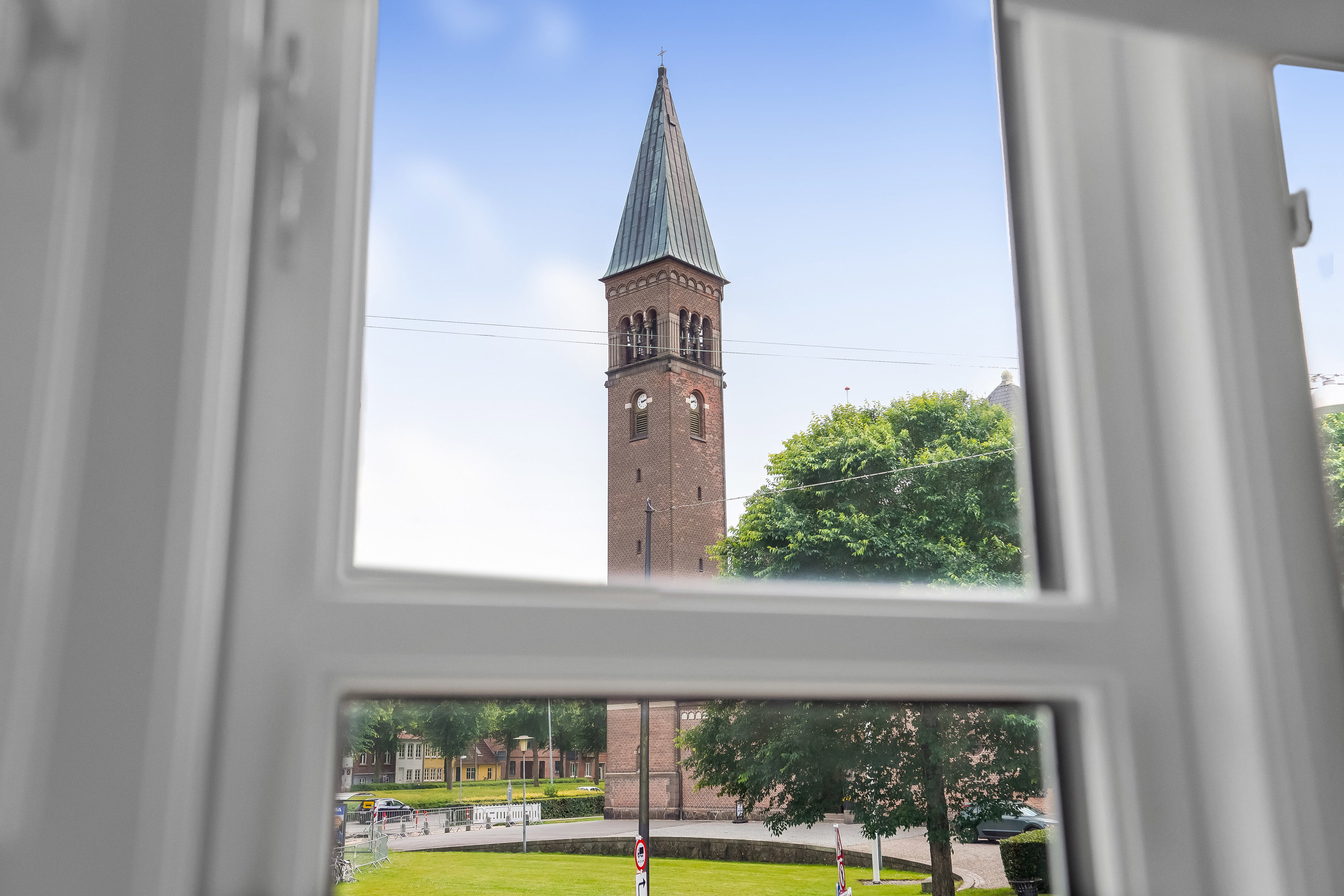 Fremhævet område billede i fuldskærmstilstand. Billede af Kirkegårds Allé 11, 5000 Odense C