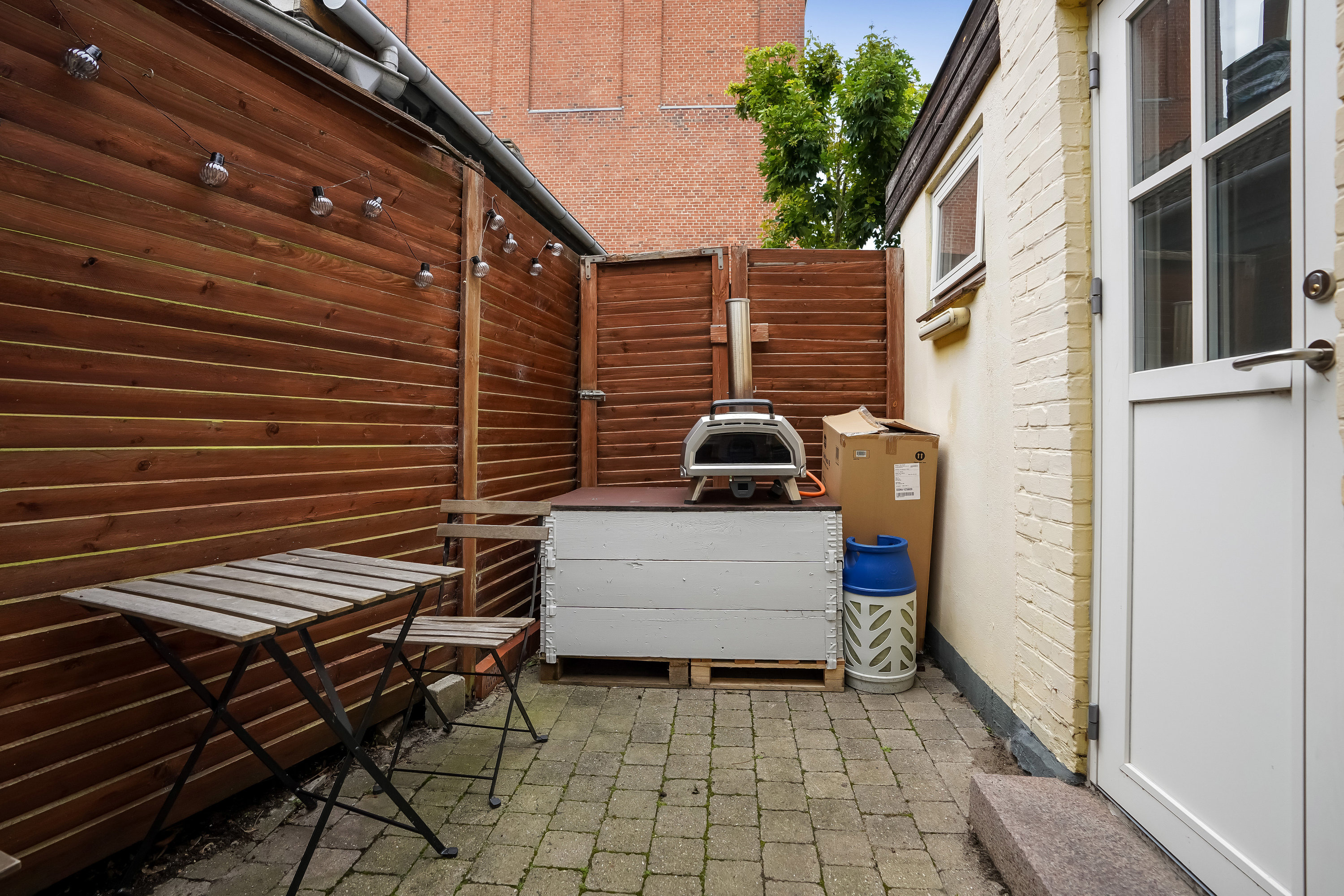 Fremhævet terrasse billede i fuldskærmstilstand. Billede af Kirkegårds Allé 11, 5000 Odense C