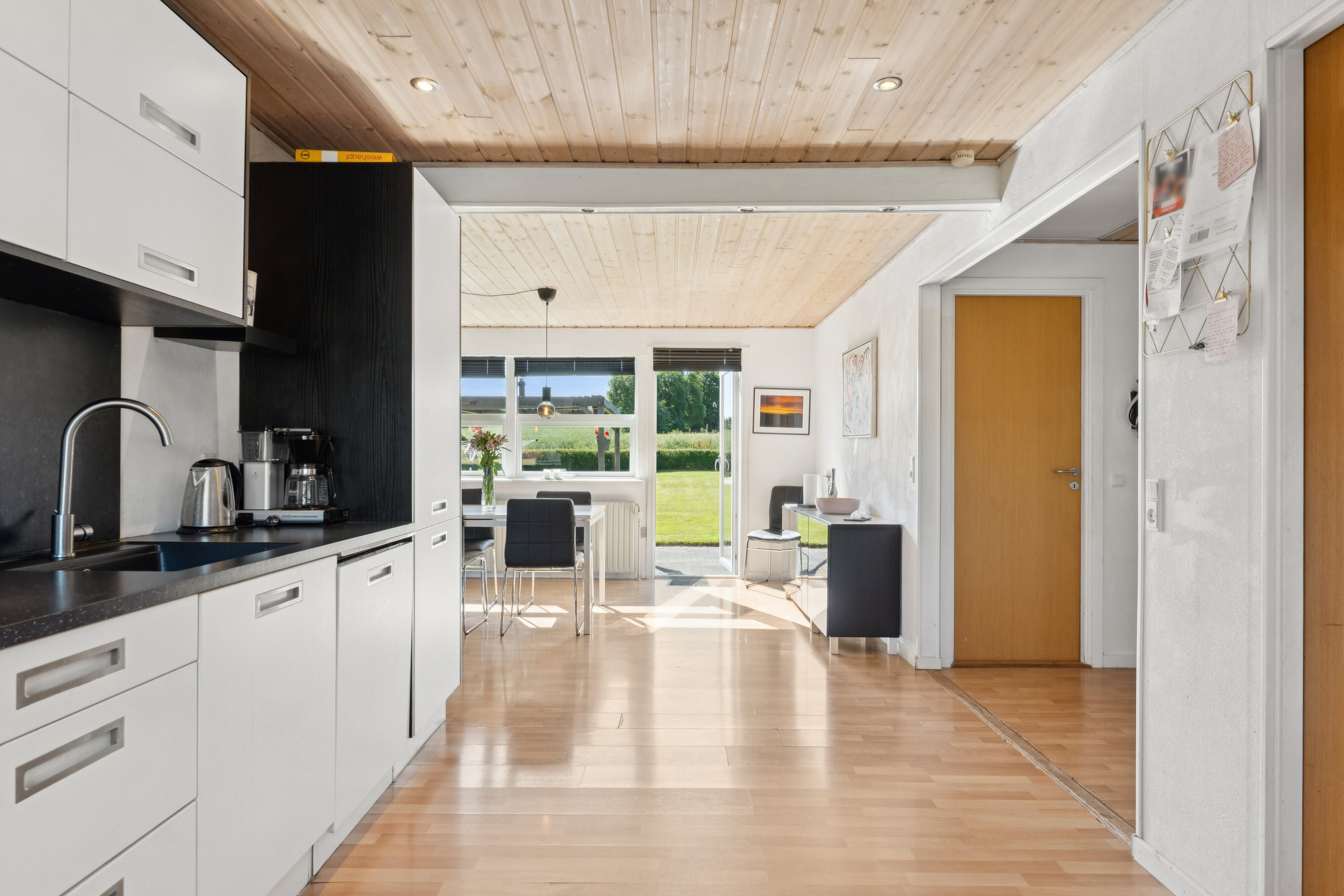 Fremhævet køkken billede i fuldskærmstilstand. Billede af Resdal Bakke 31, 8600 Silkeborg