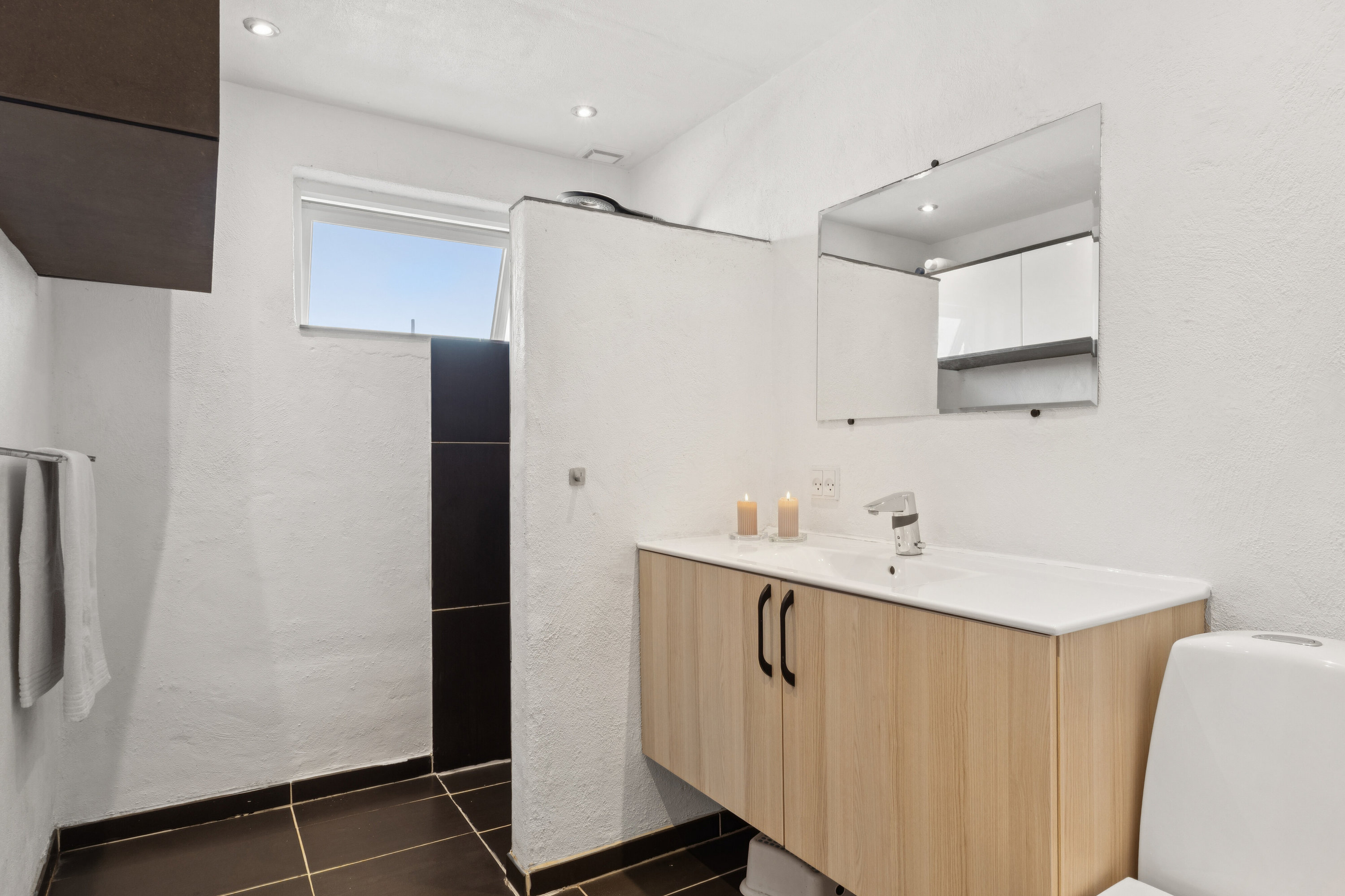 Fremhævet badeværelse billede i fuldskærmstilstand. Billede af Resdal Bakke 31, 8600 Silkeborg