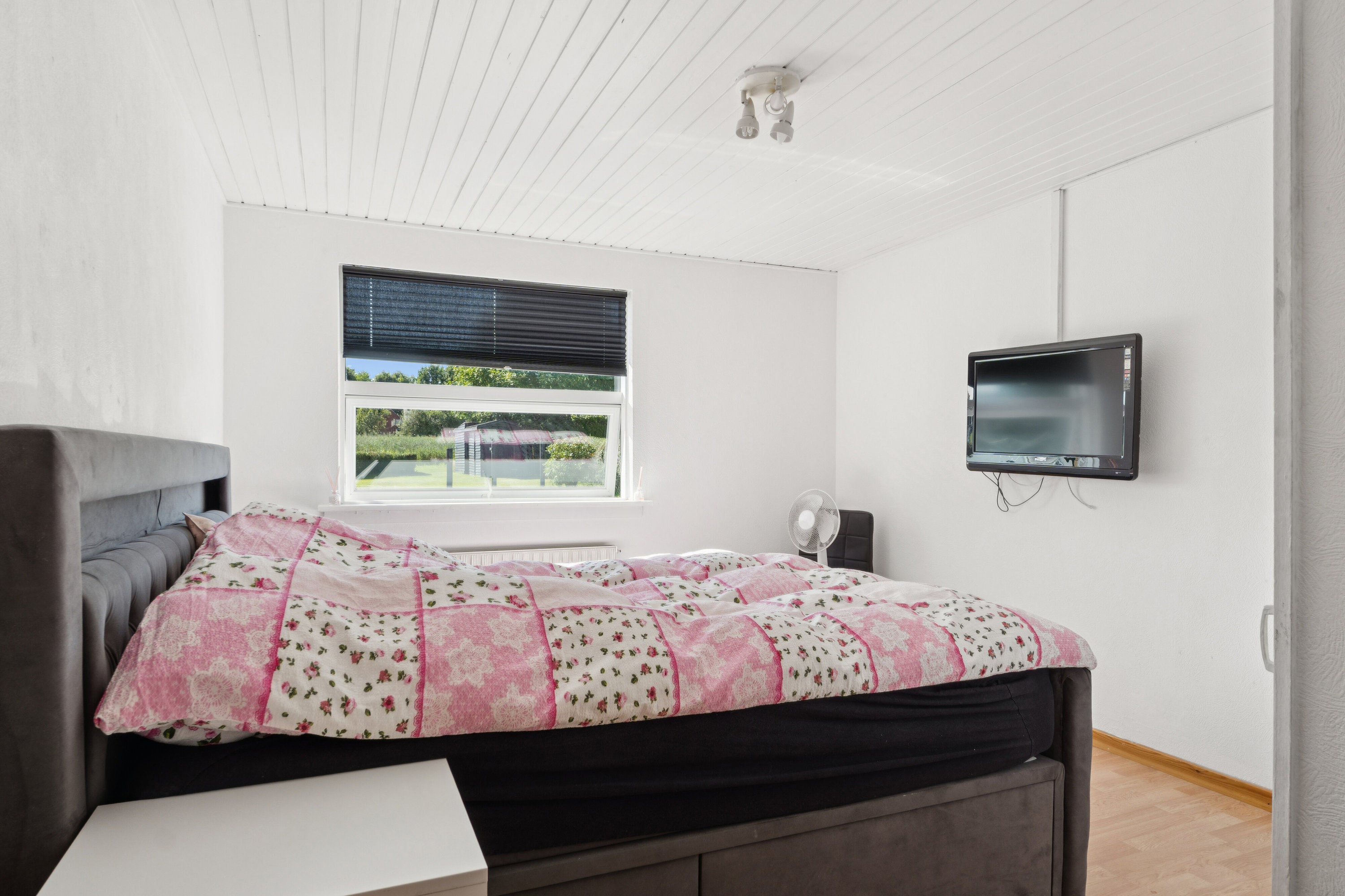 Fremhævet soveværelse billede i fuldskærmstilstand. Billede af Resdal Bakke 31, 8600 Silkeborg