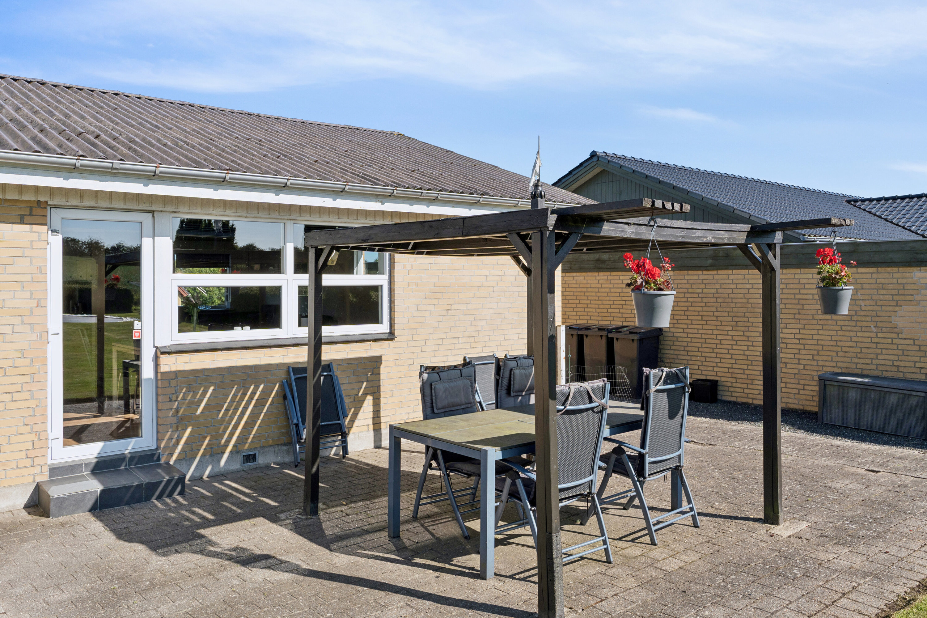 Fremhævet set fra haven billede i fuldskærmstilstand. Billede af Resdal Bakke 31, 8600 Silkeborg