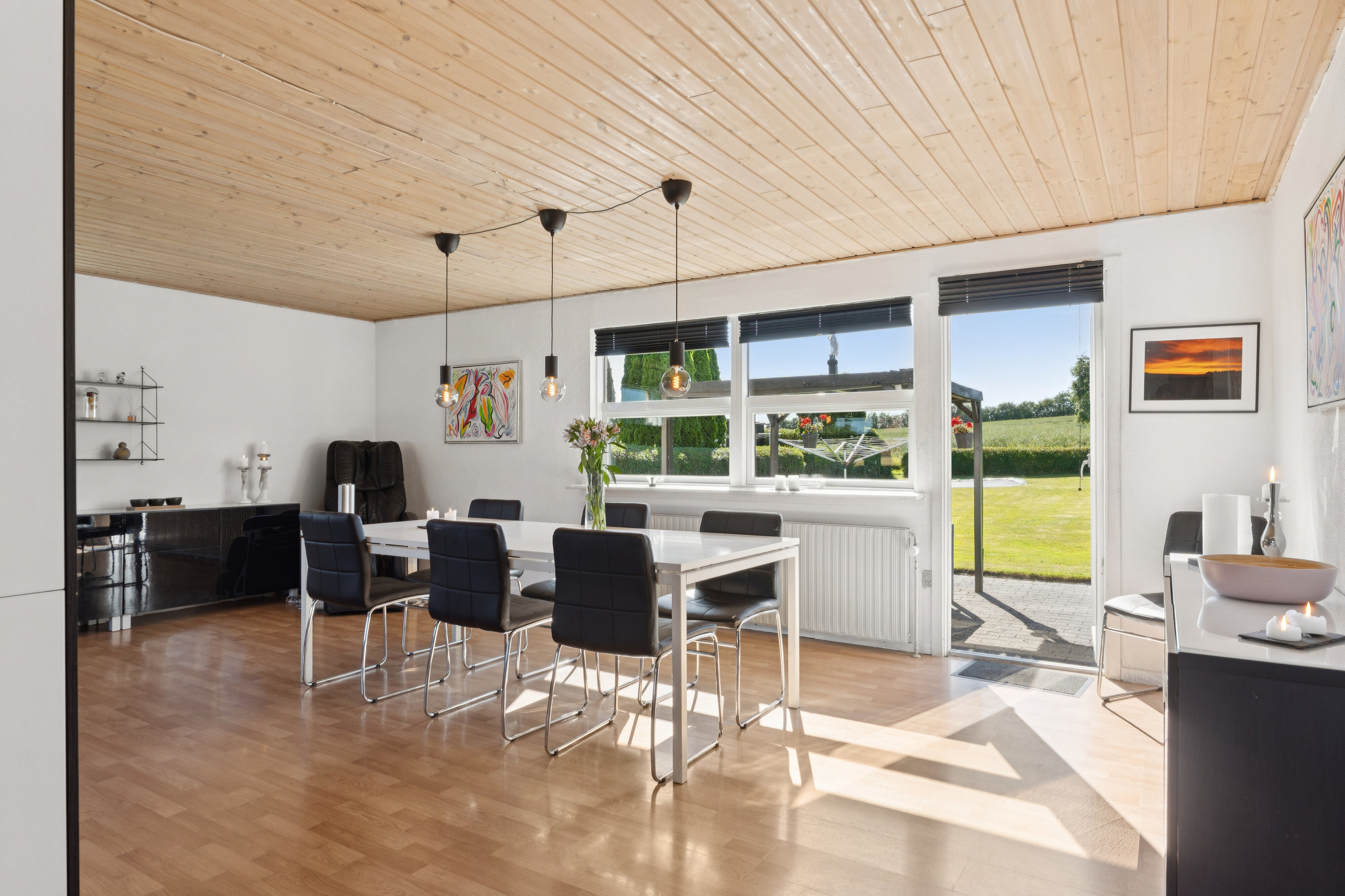 Fremhævet spisestue billede i fuldskærmstilstand. Billede af Resdal Bakke 31, 8600 Silkeborg