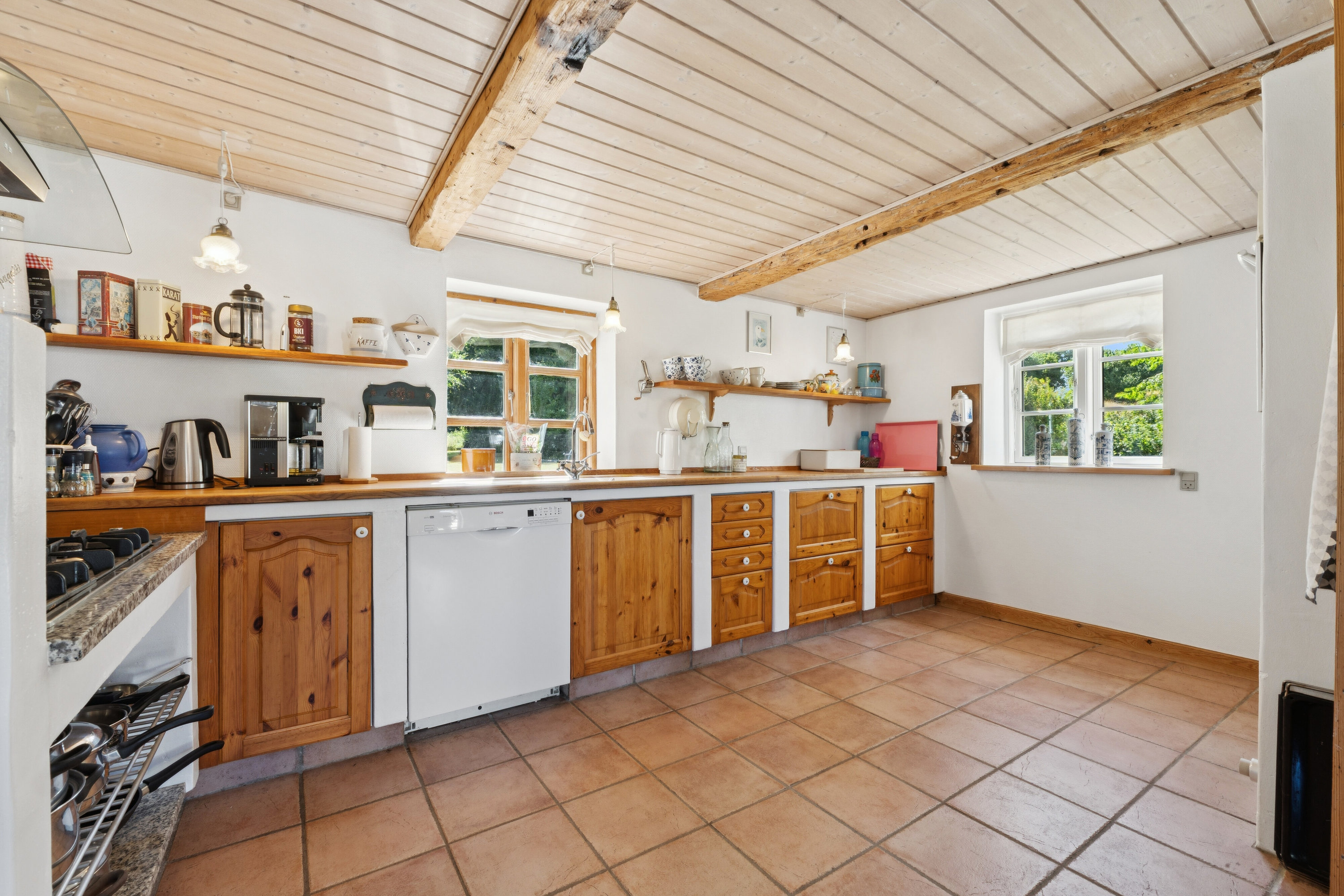 Fremhævet køkken billede i fuldskærmstilstand. Billede af Klæsøvej 4, Klæsø, 5900 Rudkøbing