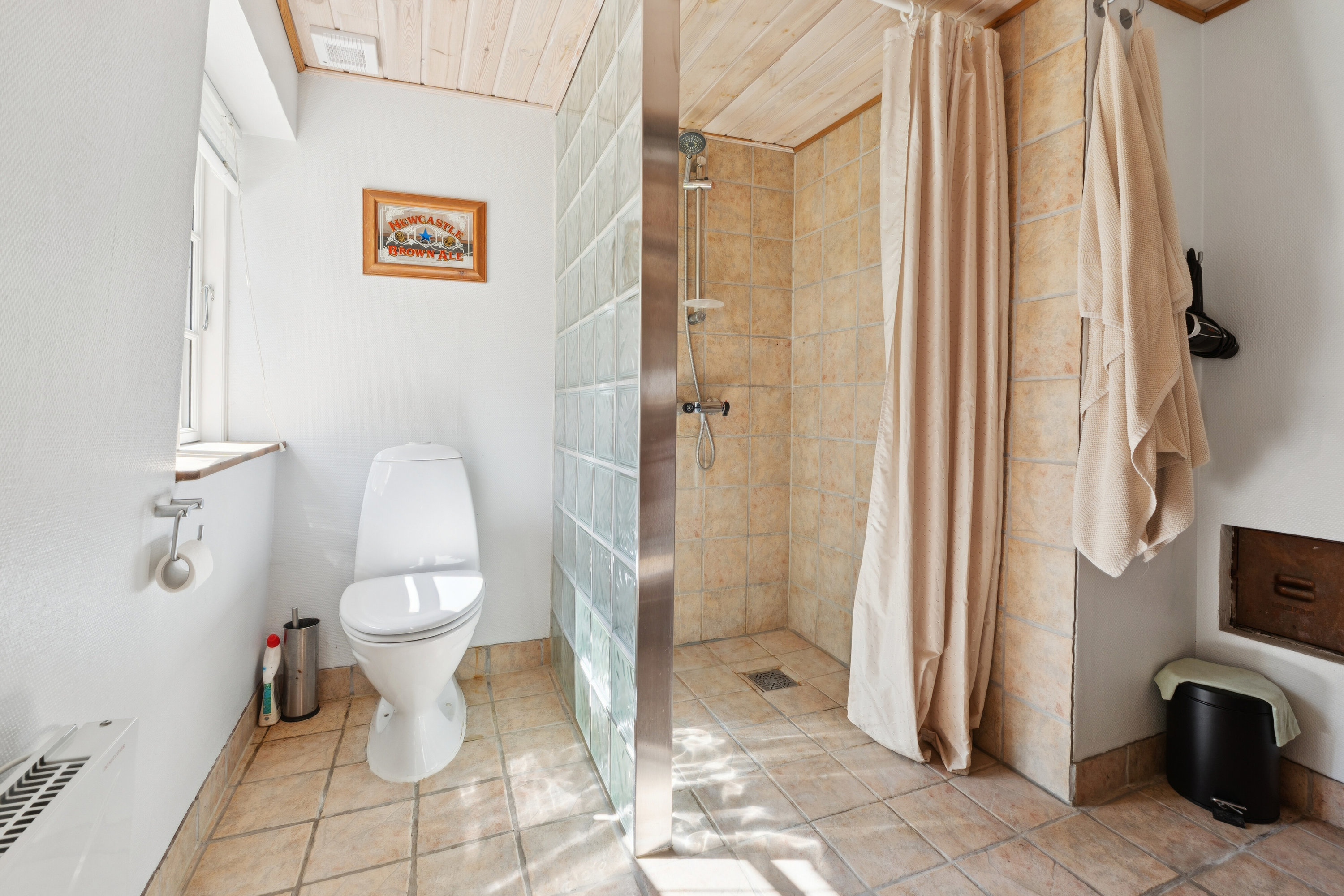 Fremhævet badeværelse billede i fuldskærmstilstand. Billede af Klæsøvej 4, Klæsø, 5900 Rudkøbing