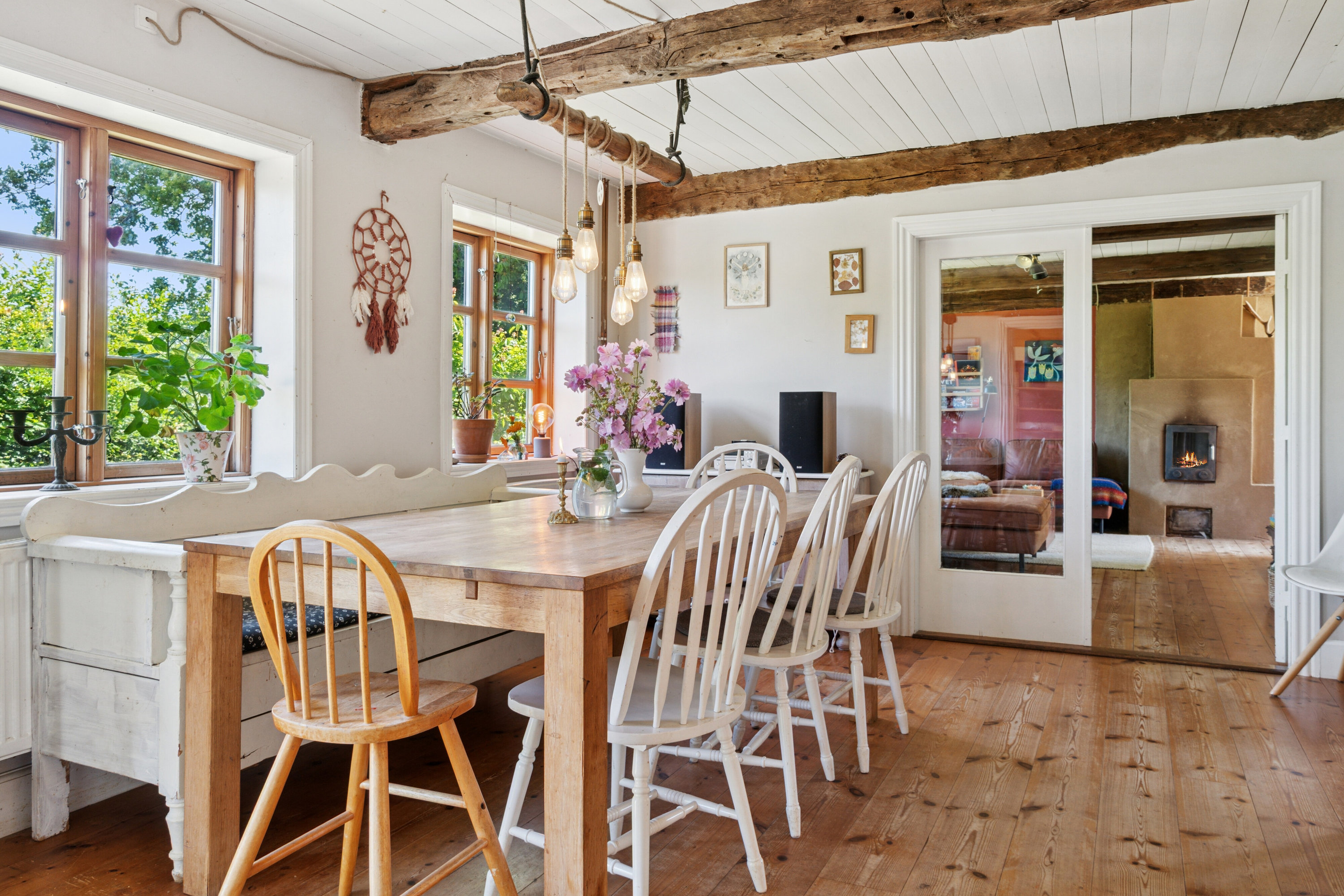 Fremhævet spisestue billede i fuldskærmstilstand. Billede af Røbrovej 10, Rø, 3760 Gudhjem