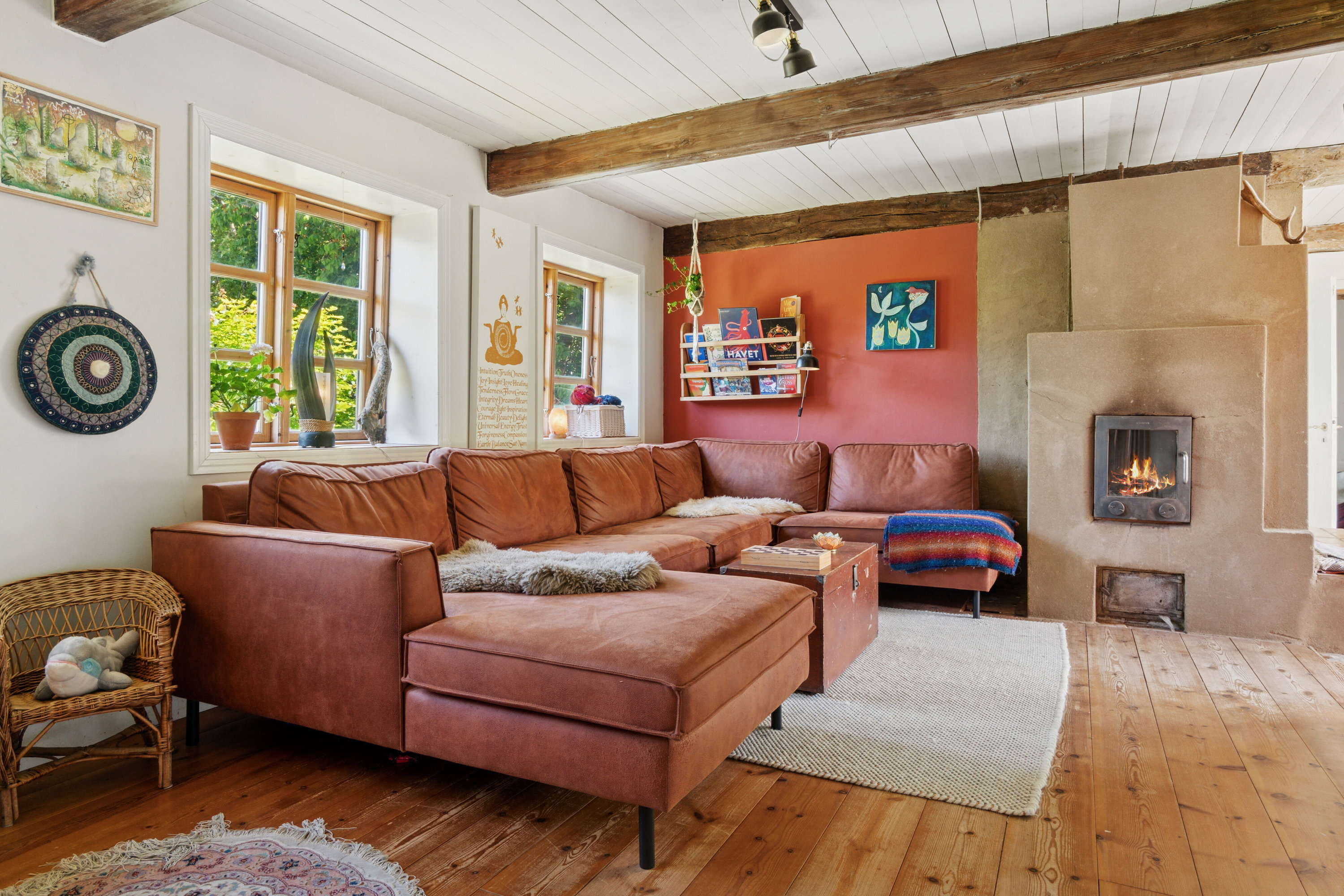 Fremhævet stue billede i fuldskærmstilstand. Billede af Røbrovej 10, Rø, 3760 Gudhjem