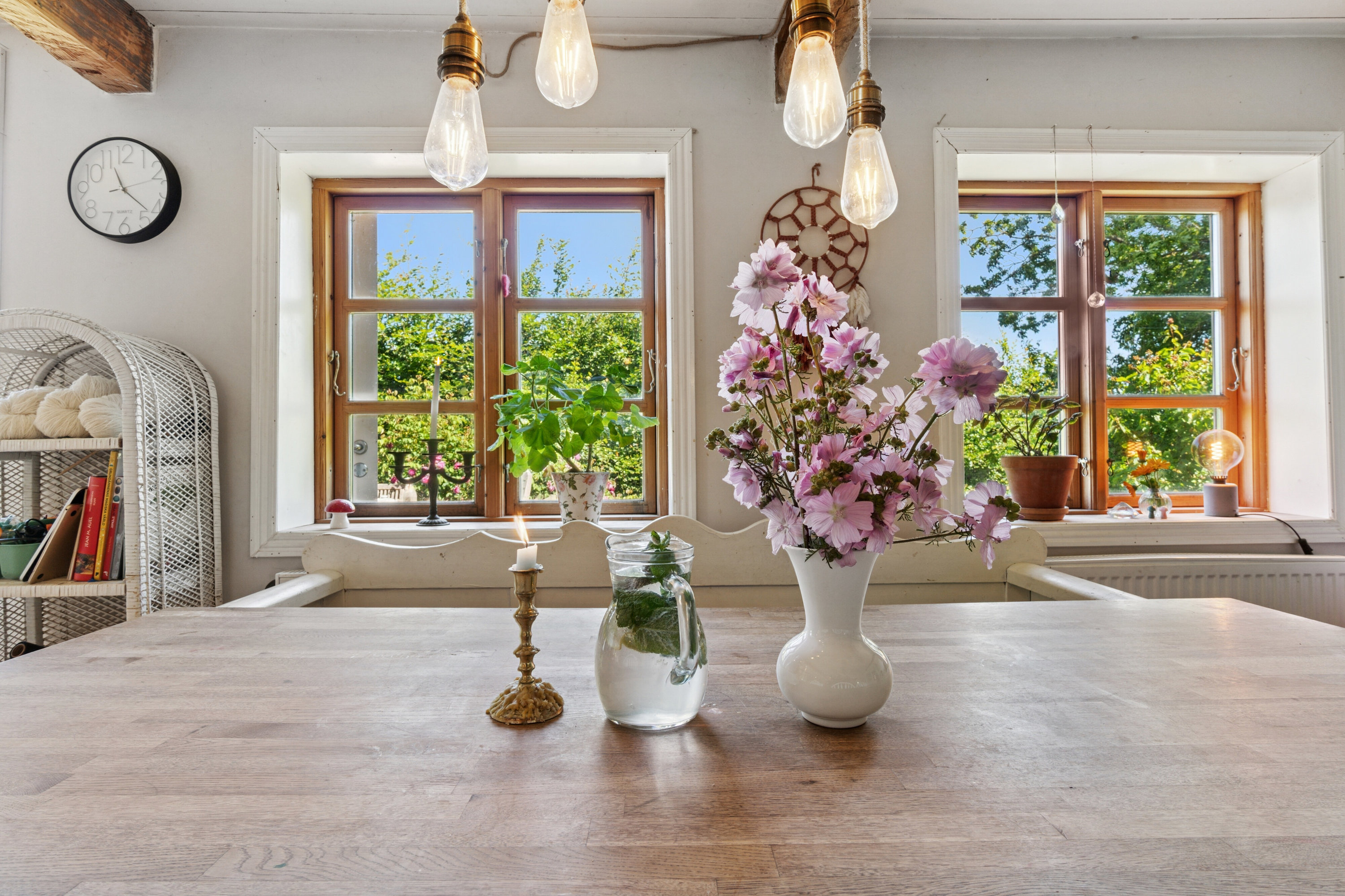 Fremhævet spisestue billede i fuldskærmstilstand. Billede af Røbrovej 10, Rø, 3760 Gudhjem