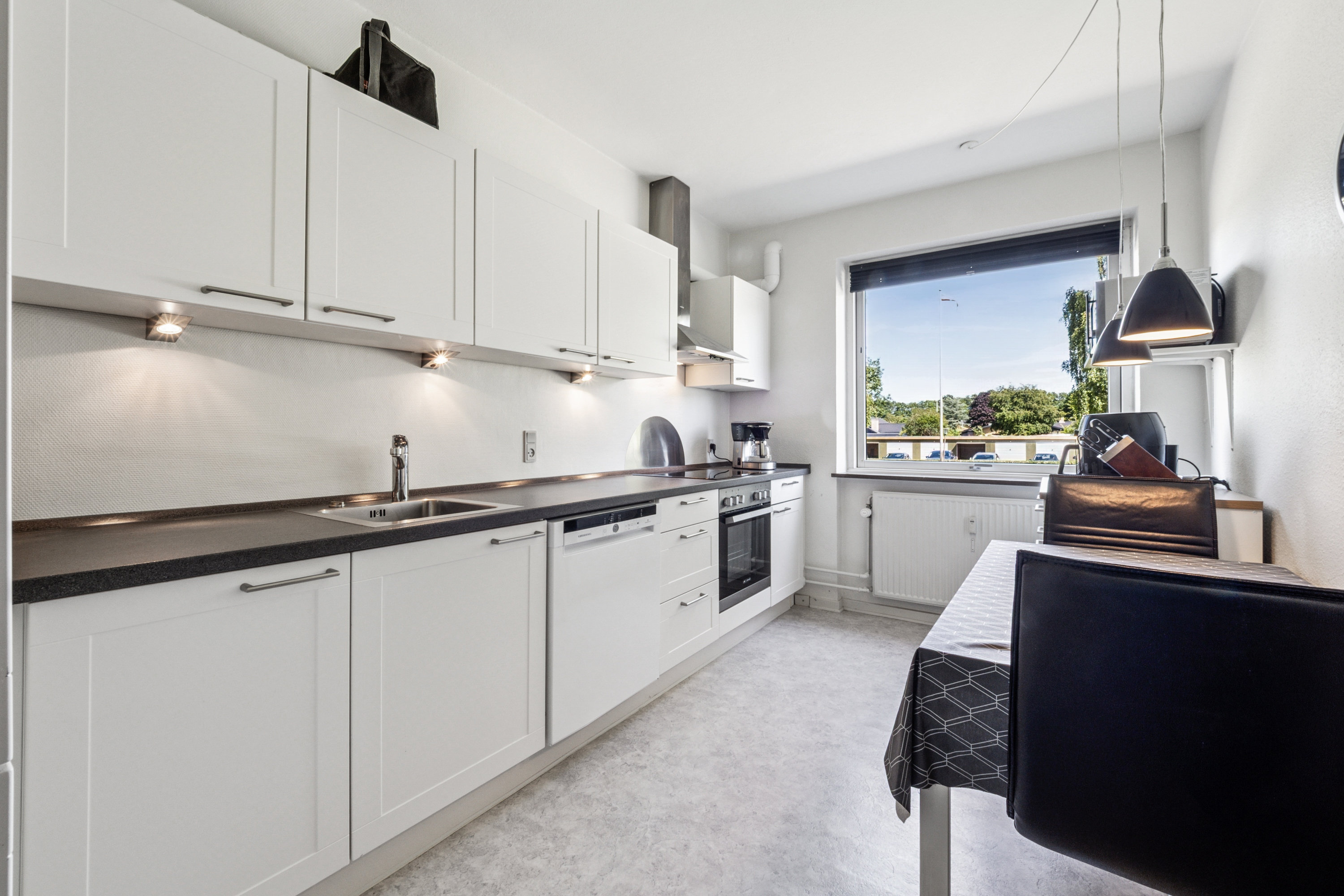 Fremhævet køkken billede i fuldskærmstilstand. Billede af Pebermyntevej 73, st.. tv., 8800 Viborg