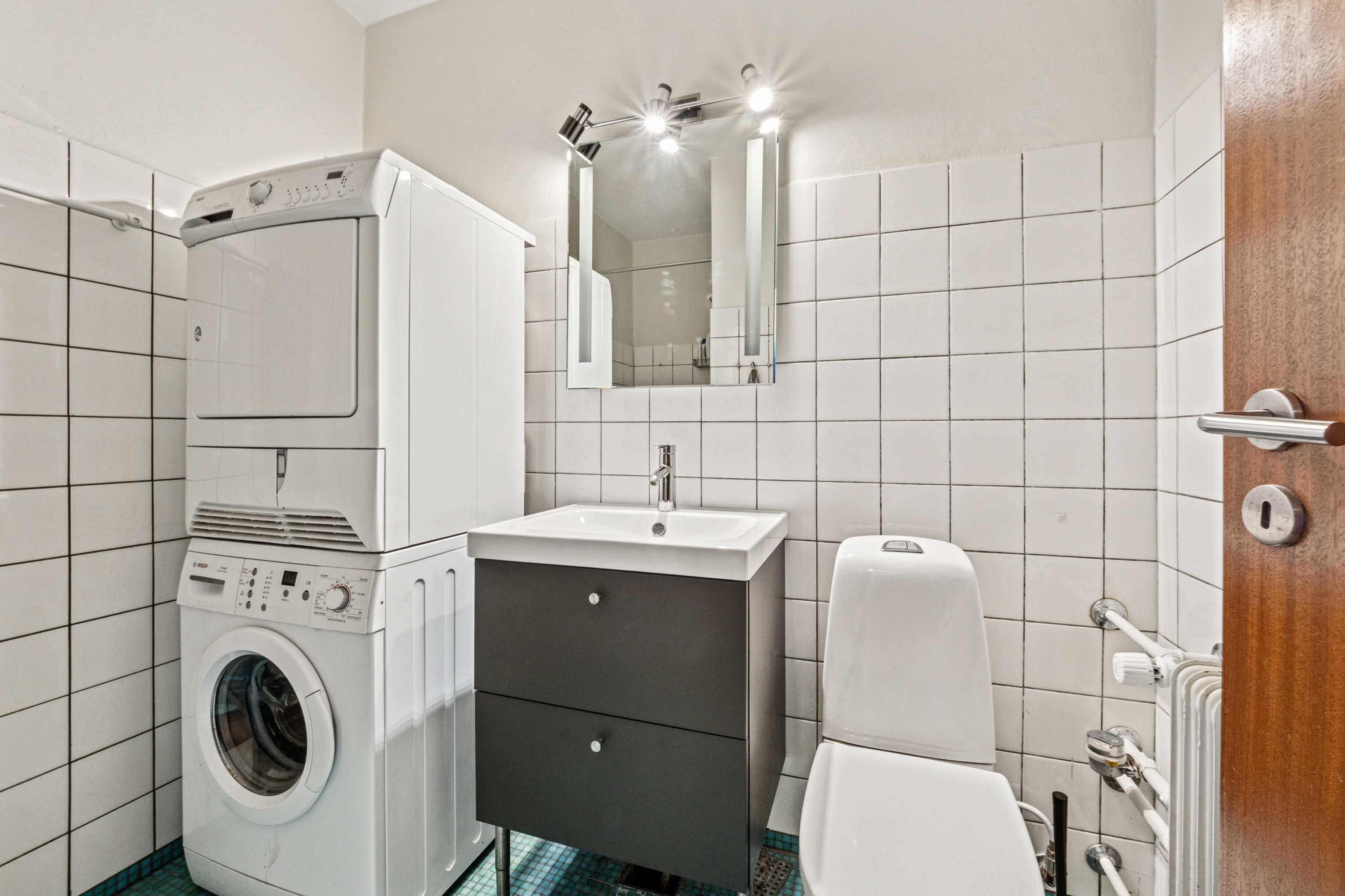 Fremhævet badeværelse billede i fuldskærmstilstand. Billede af Pebermyntevej 73, st.. tv., 8800 Viborg