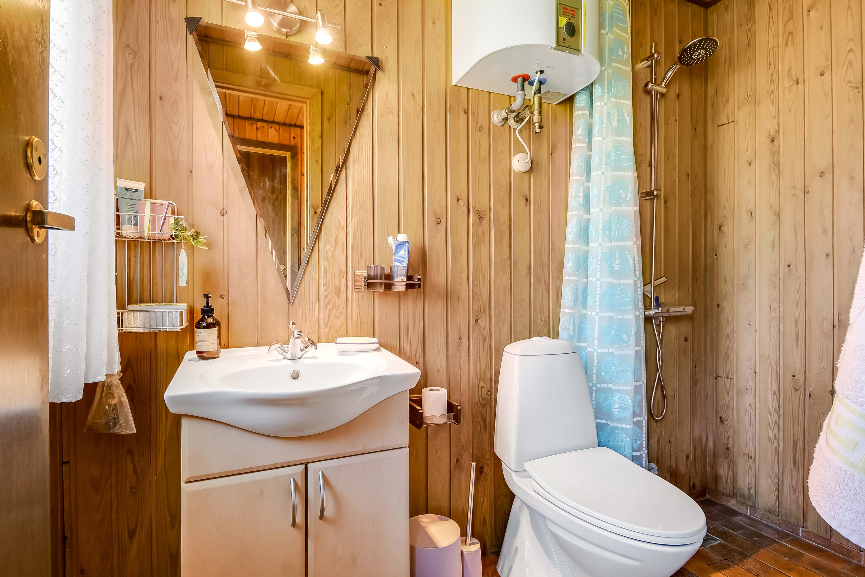 Fremhævet badeværelse billede i fuldskærmstilstand. Billede af Plantagevej 57, Toftum Bjerge, 7600 Struer