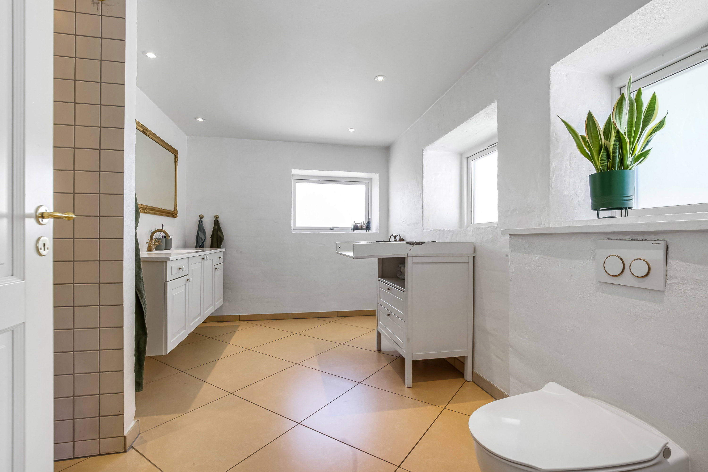 Fremhævet toilet billede i fuldskærmstilstand. Billede af Krajbjergvej 5, Vorre, 8541 Skødstrup