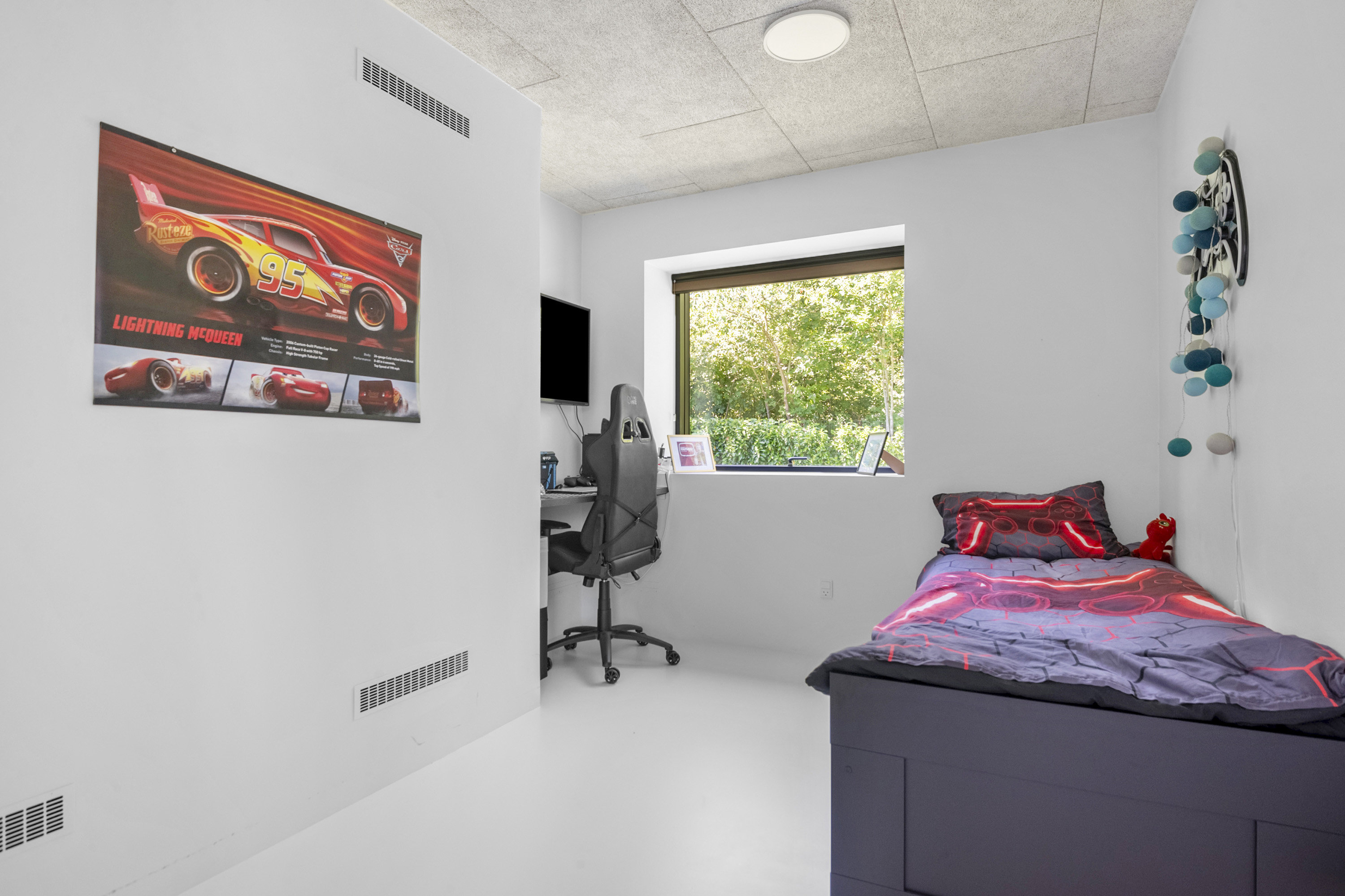 Fremhævet soveværelse billede i fuldskærmstilstand. Billede af Torvald Køhlsvej 41, 8300 Odder