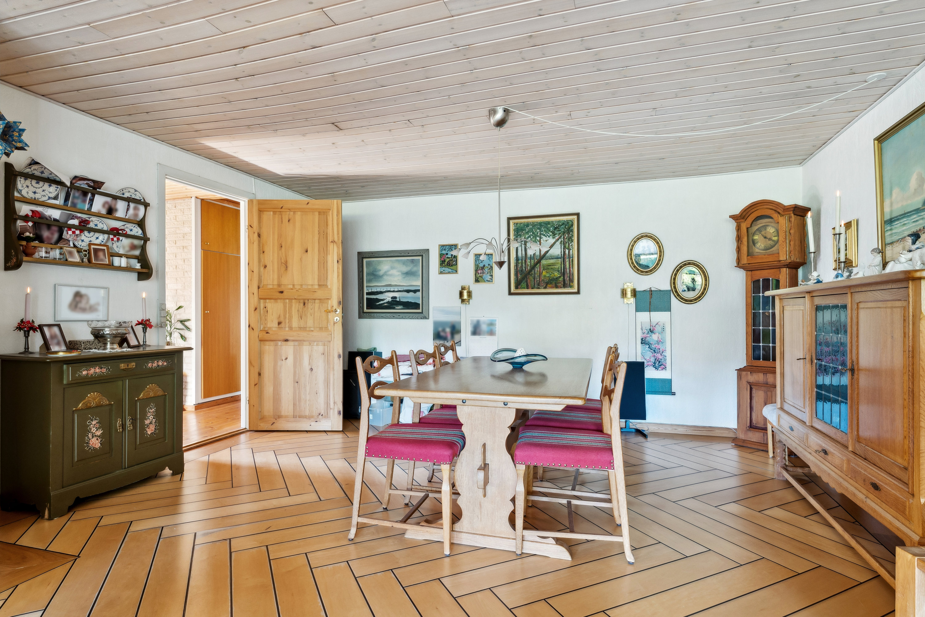 Fremhævet stue billede i fuldskærmstilstand. Billede af Lærkevej 15, 8850 Bjerringbro